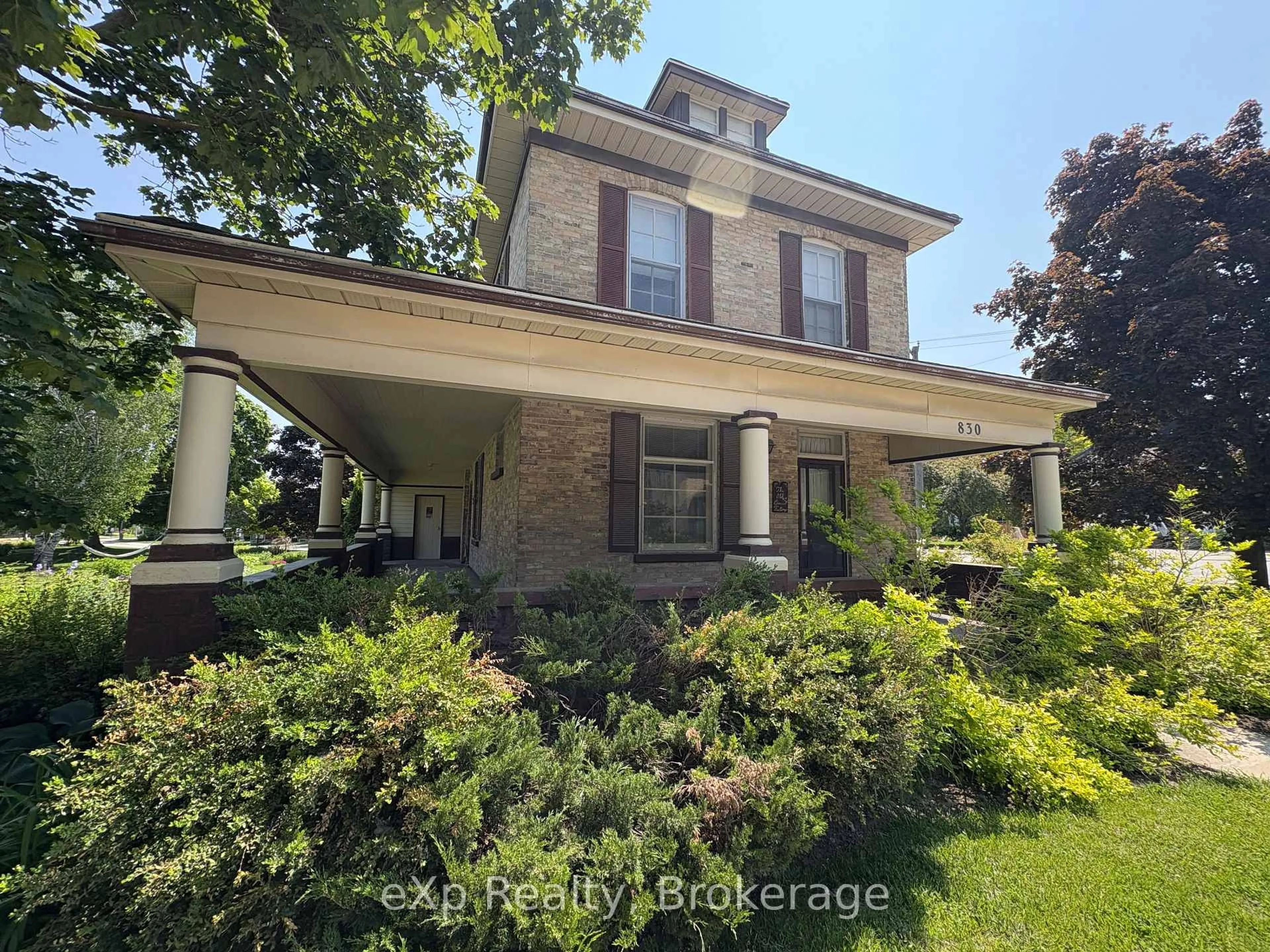 A pic from outside/outdoor area/front of a property/back of a property/a pic from drone, street for 830 Yonge St, Brockton Ontario N0G 2V0