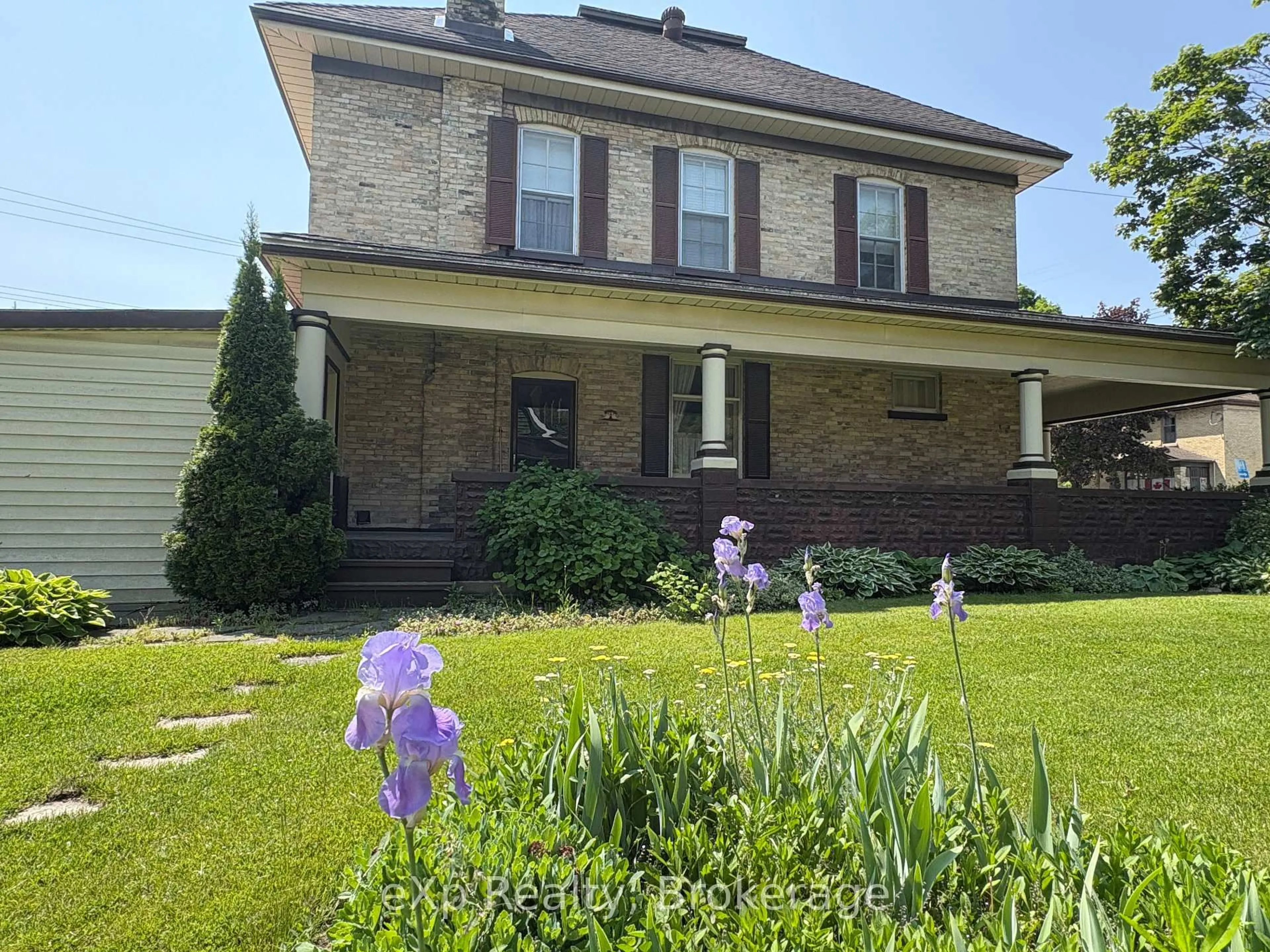 Home with brick exterior material, street for 830 Yonge St, Brockton Ontario N0G 2V0