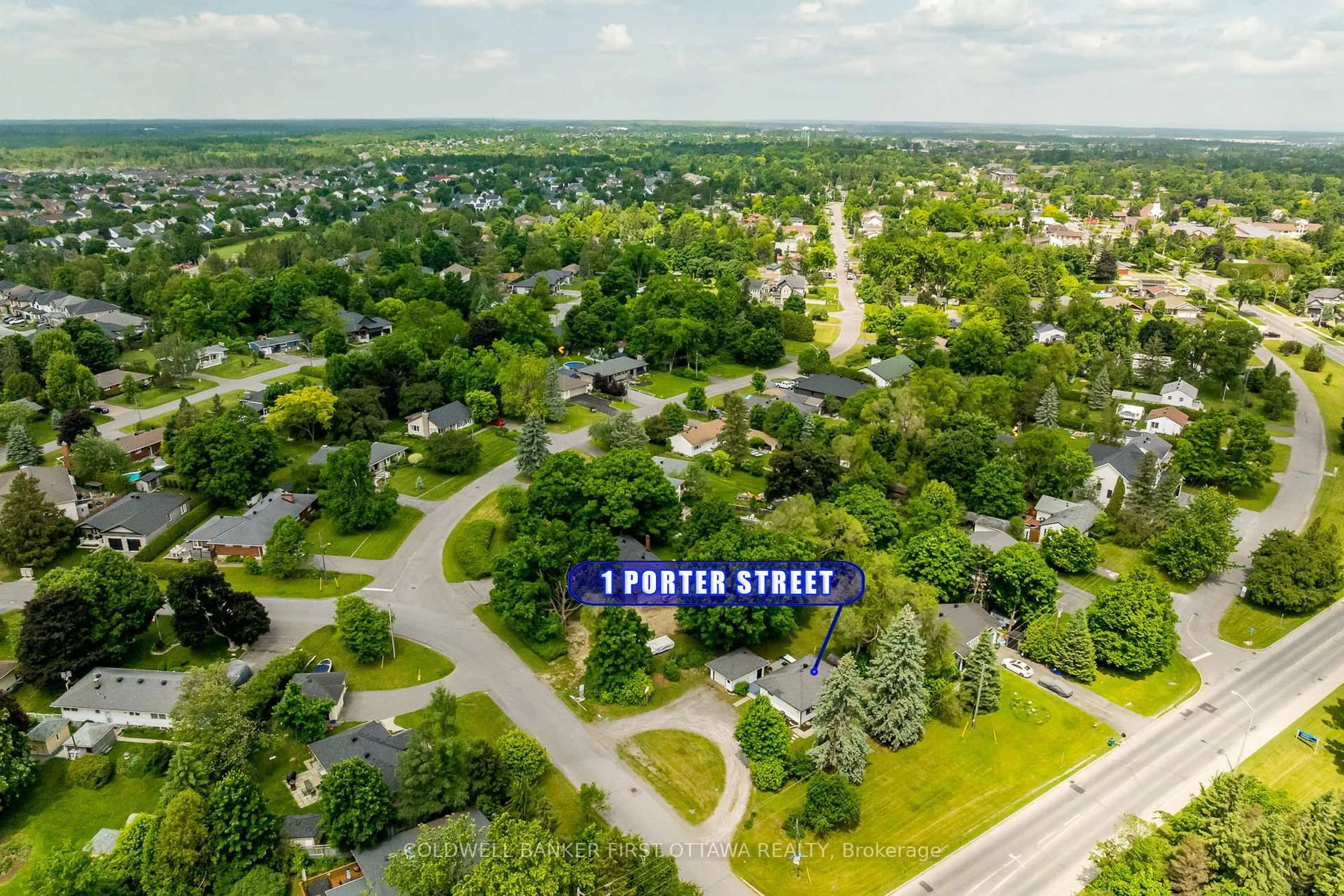 A pic from outside/outdoor area/front of a property/back of a property/a pic from drone, street for 1 PORTER St, Ottawa Ontario K2S 1P8