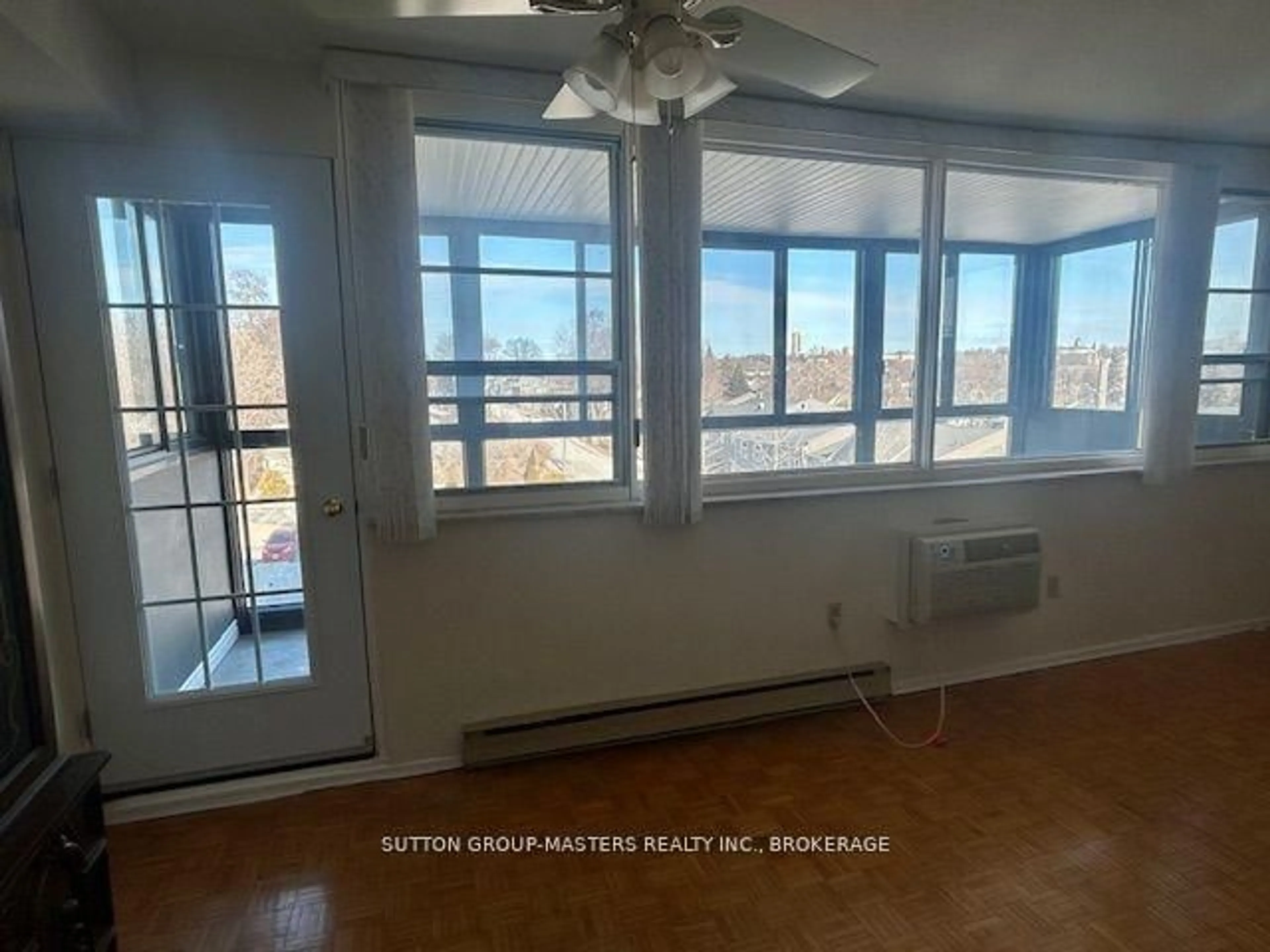 A pic of a room for 2 Mowat Ave #501, Kingston Ontario K7M 1K1