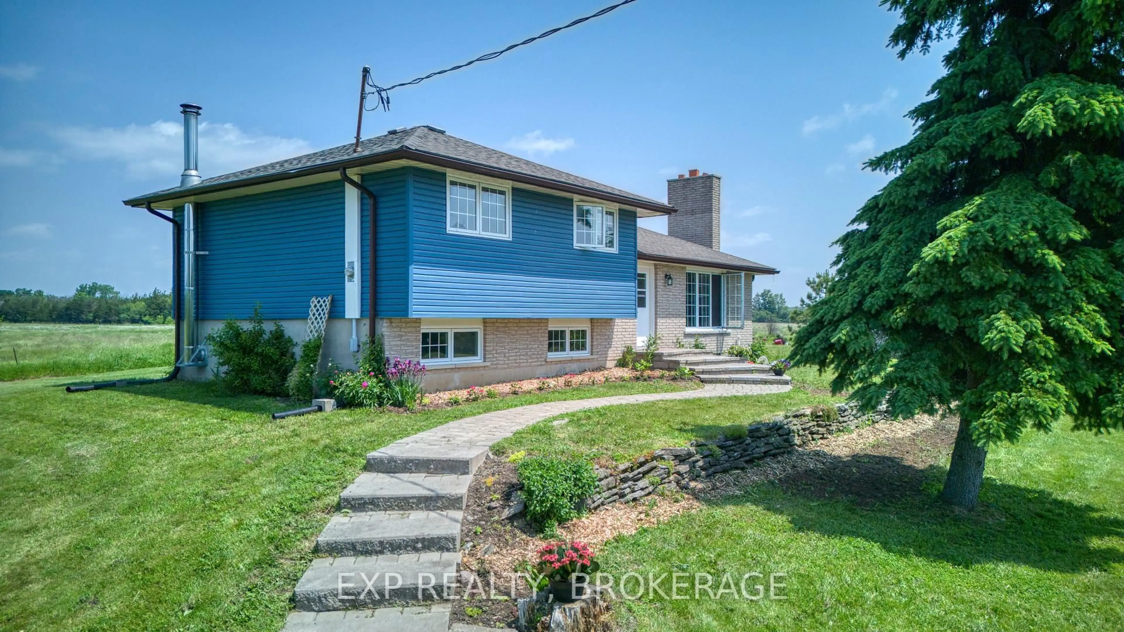 A pic from outside/outdoor area/front of a property/back of a property/a pic from drone, street for 121 IVY RIDGE Rd, Prince Edward County Ontario K0K 1T0