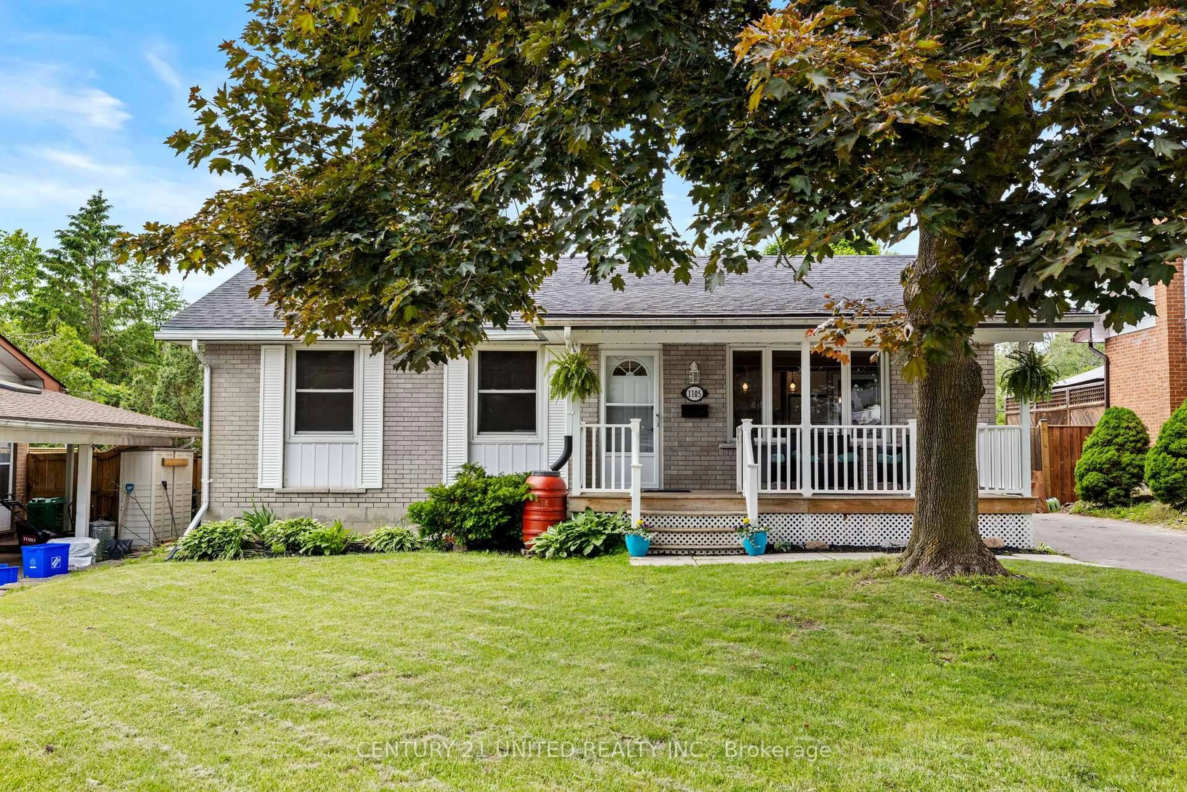 Home with vinyl exterior material, street for 1105 Barnardo Ave, Peterborough North Ontario K9H 5W9