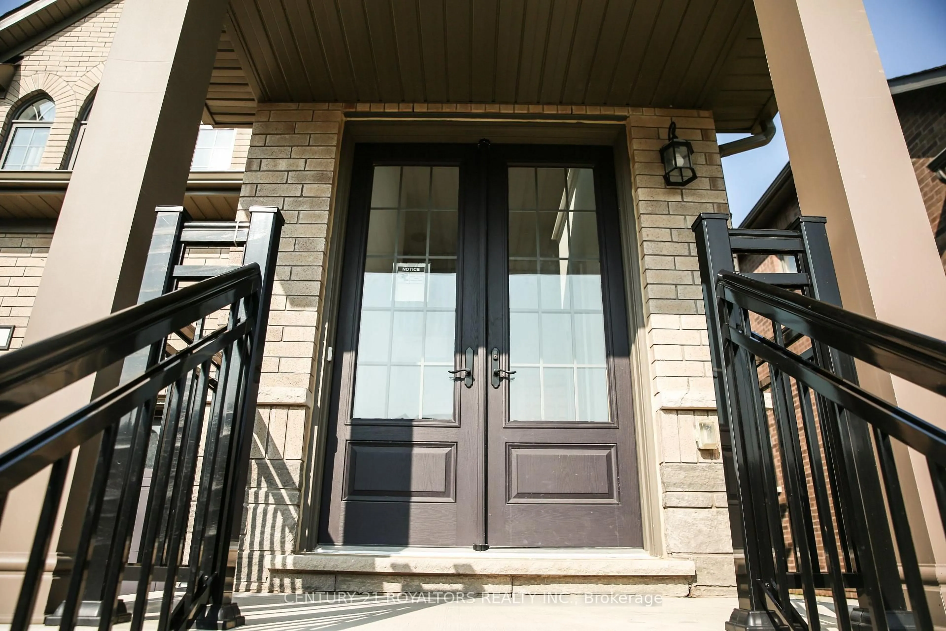 Indoor entryway for 60 Mackay Dr, Woodstock Ontario N4T 0N8