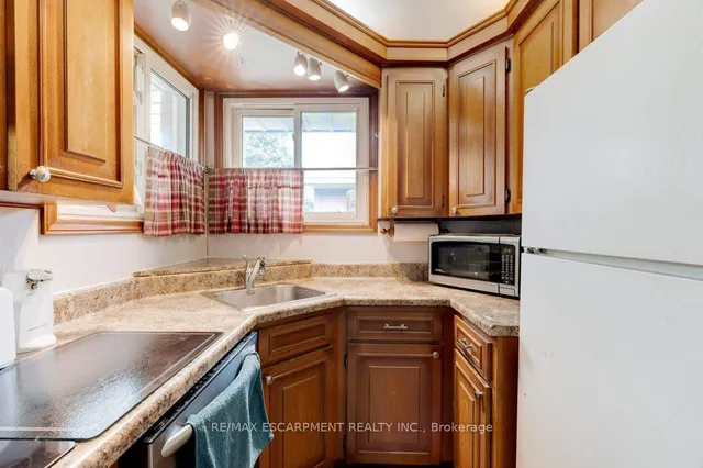 Additional property image - 29 Beacon Ave