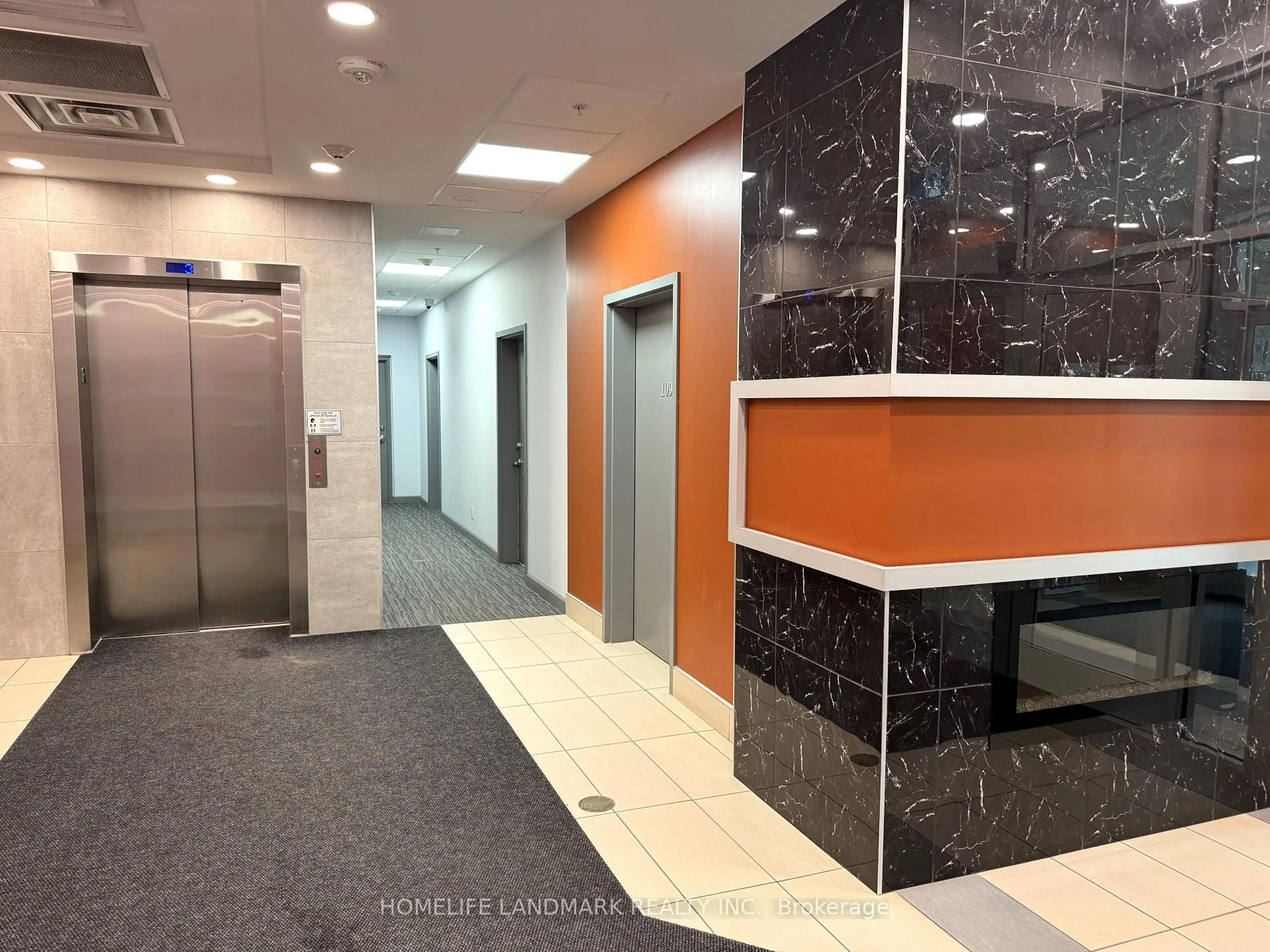 Indoor foyer for 77 Leland St #110, Hamilton Ontario L8S 3A1