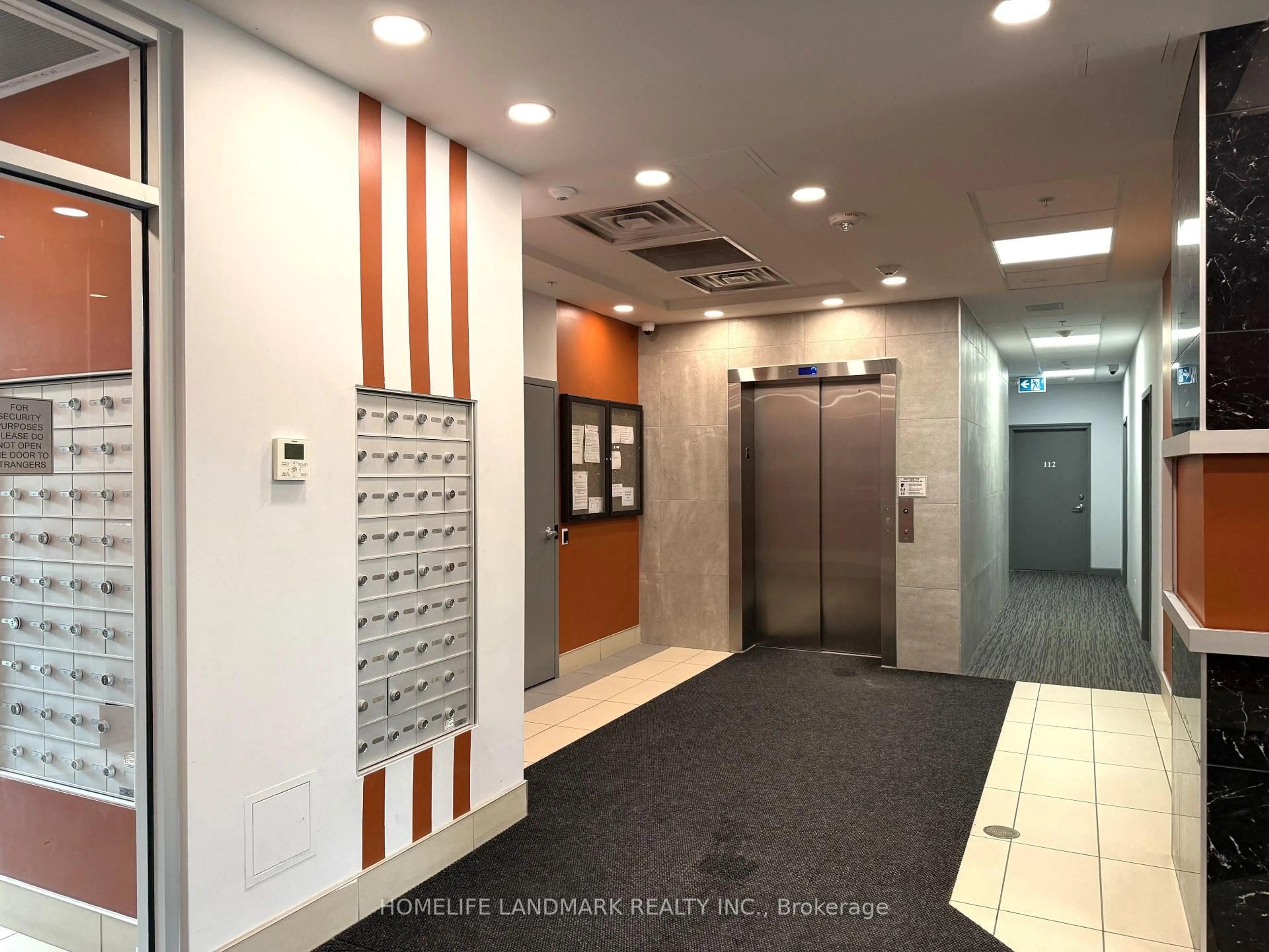 Indoor foyer for 77 Leland St #110, Hamilton Ontario L8S 3A1