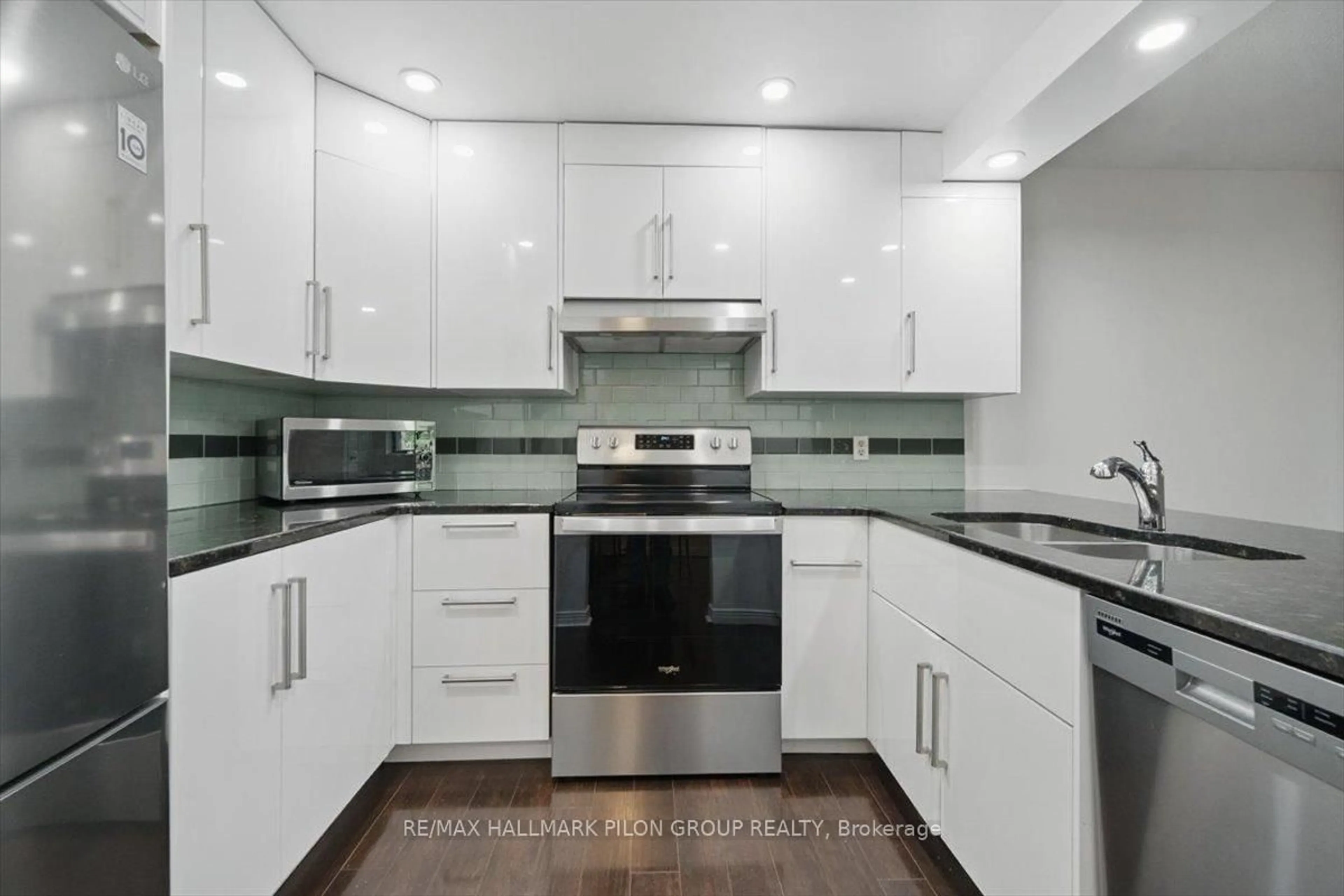 Unknown for 201 Laurier Ave #404, Ottawa Ontario K1N 6P1