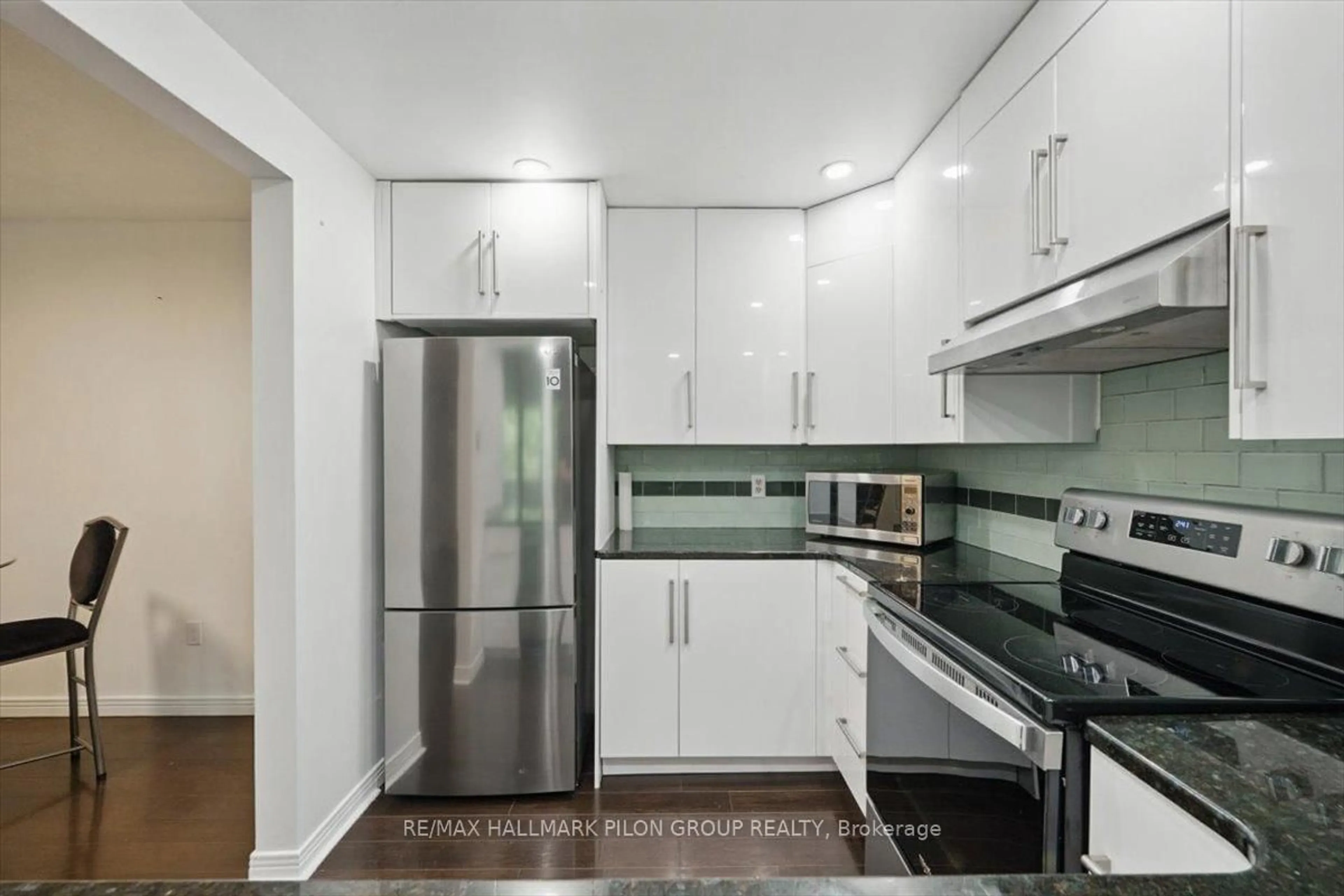 Unknown for 201 Laurier Ave #404, Ottawa Ontario K1N 6P1