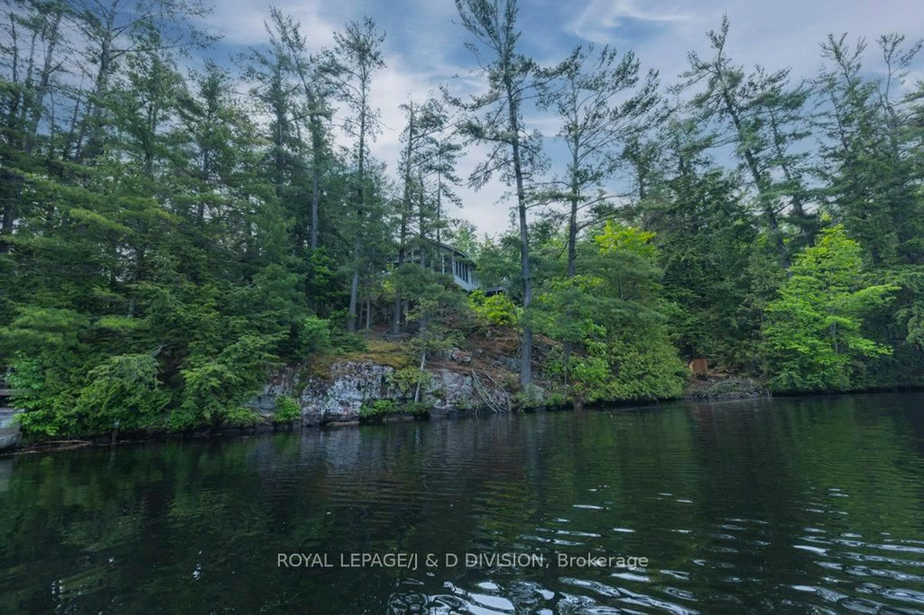 Blurry image for 410 Island 10, Douro-Dummer Ontario K0L 2H0