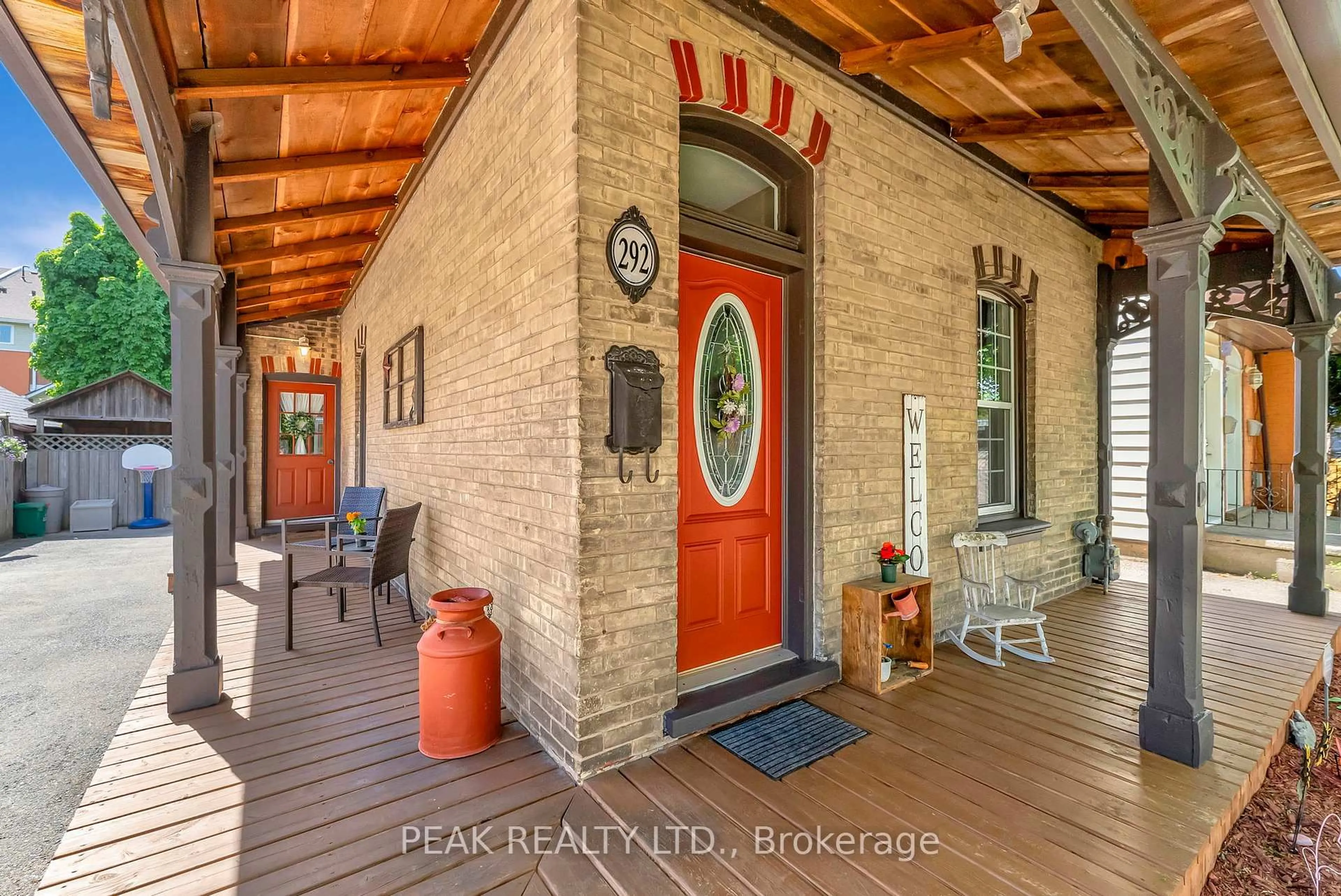 Indoor entryway for 292 Park Ave, Brantford Ontario N3S 5L1