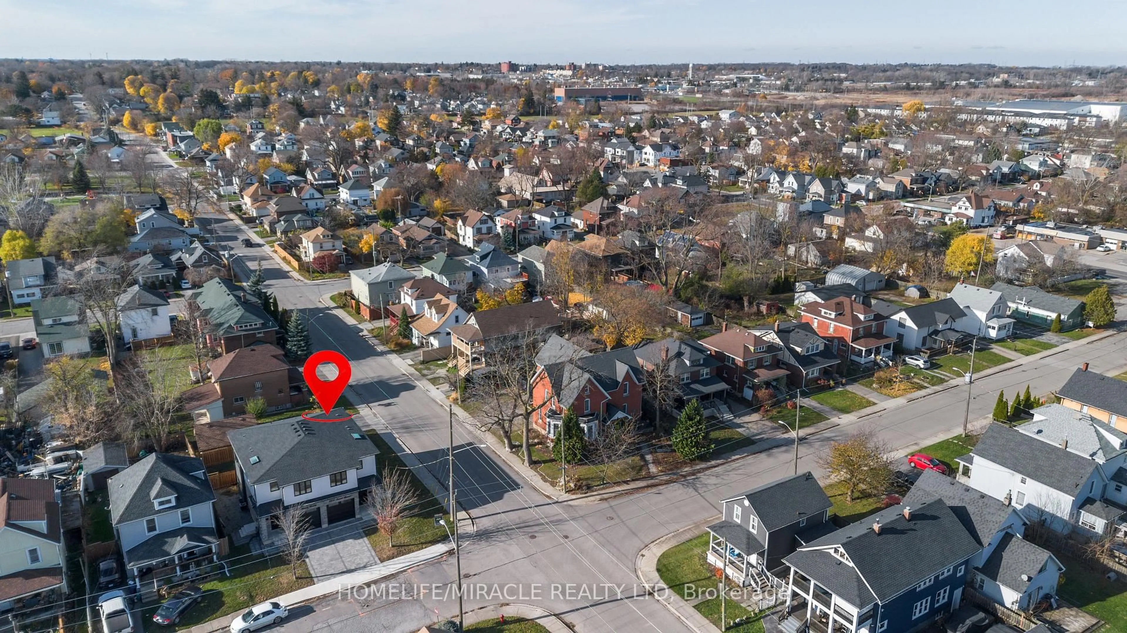 A pic from outside/outdoor area/front of a property/back of a property/a pic from drone, street for 4619 Second Ave, Niagara Falls Ontario L2E 4H5