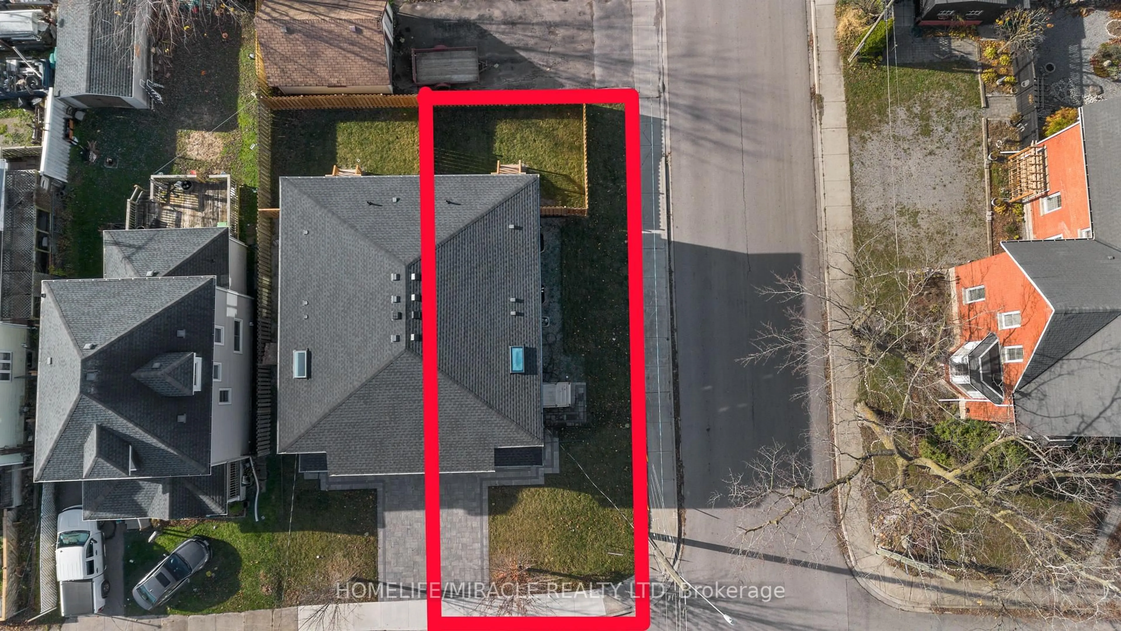 A pic from outside/outdoor area/front of a property/back of a property/a pic from drone, street for 4619 Second Ave, Niagara Falls Ontario L2E 4H5