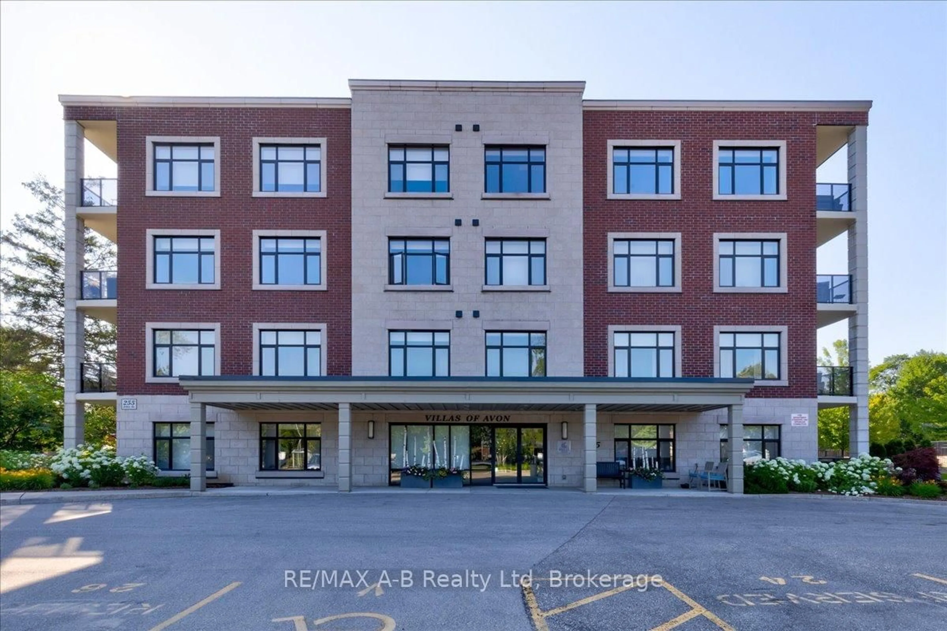 Lobby for 255 John St #112, Stratford Ontario N5A 0G7