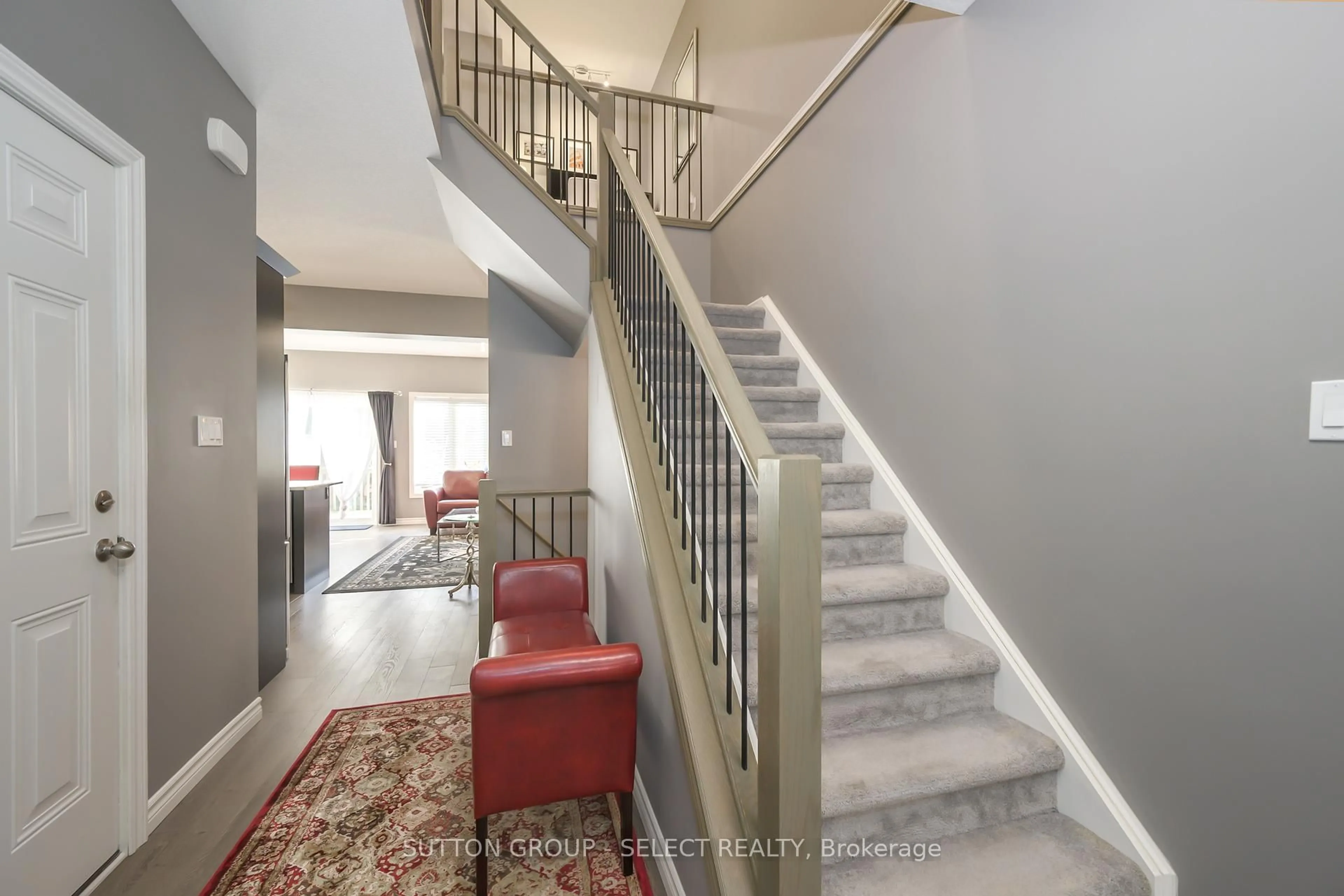 Indoor foyer for 1924 Cedarhollow Blvd #91, London North Ontario N5X 0K3