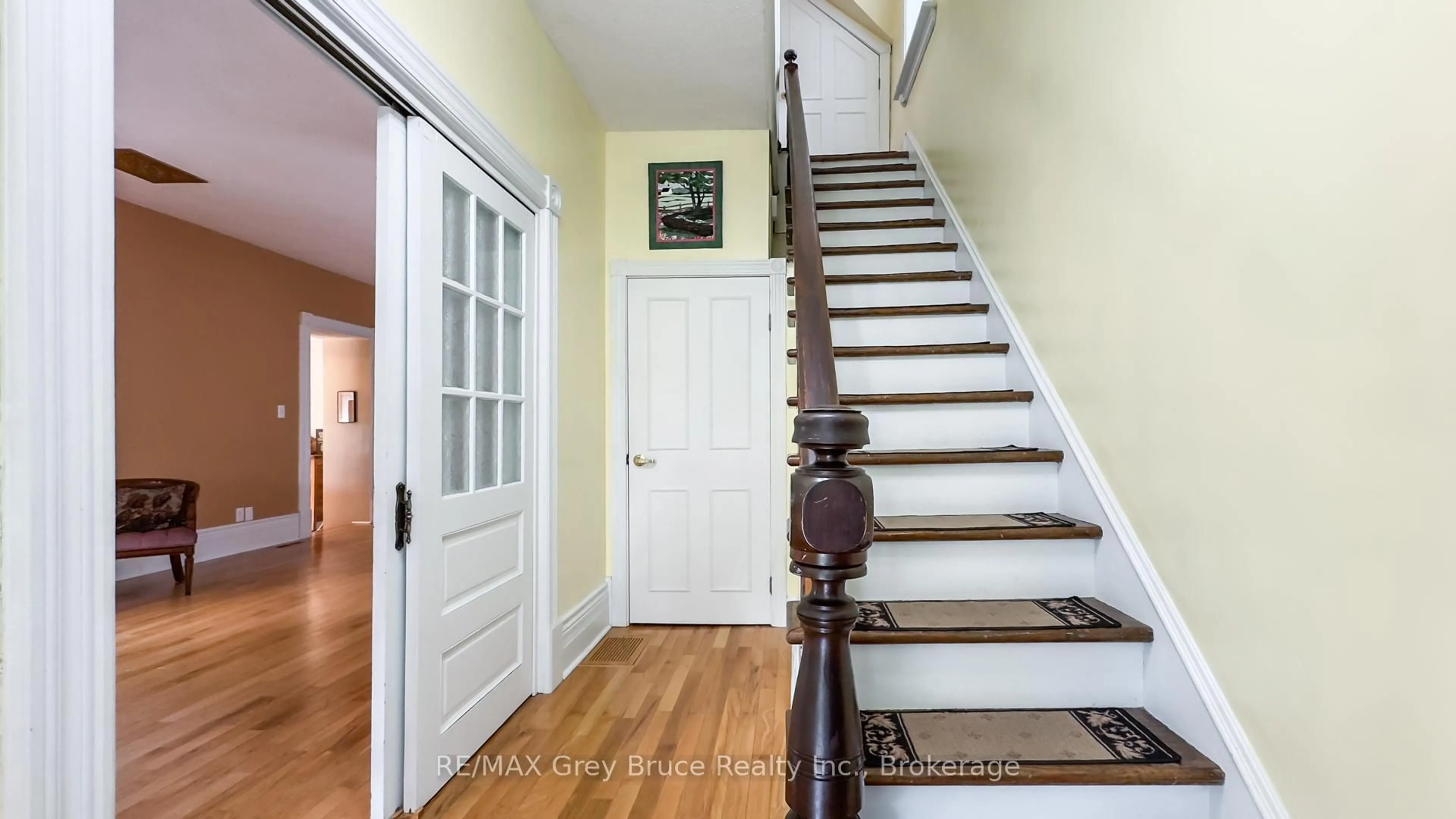 Indoor entryway for 46 Main St, Arran-Elderslie Ontario N0H 2N0