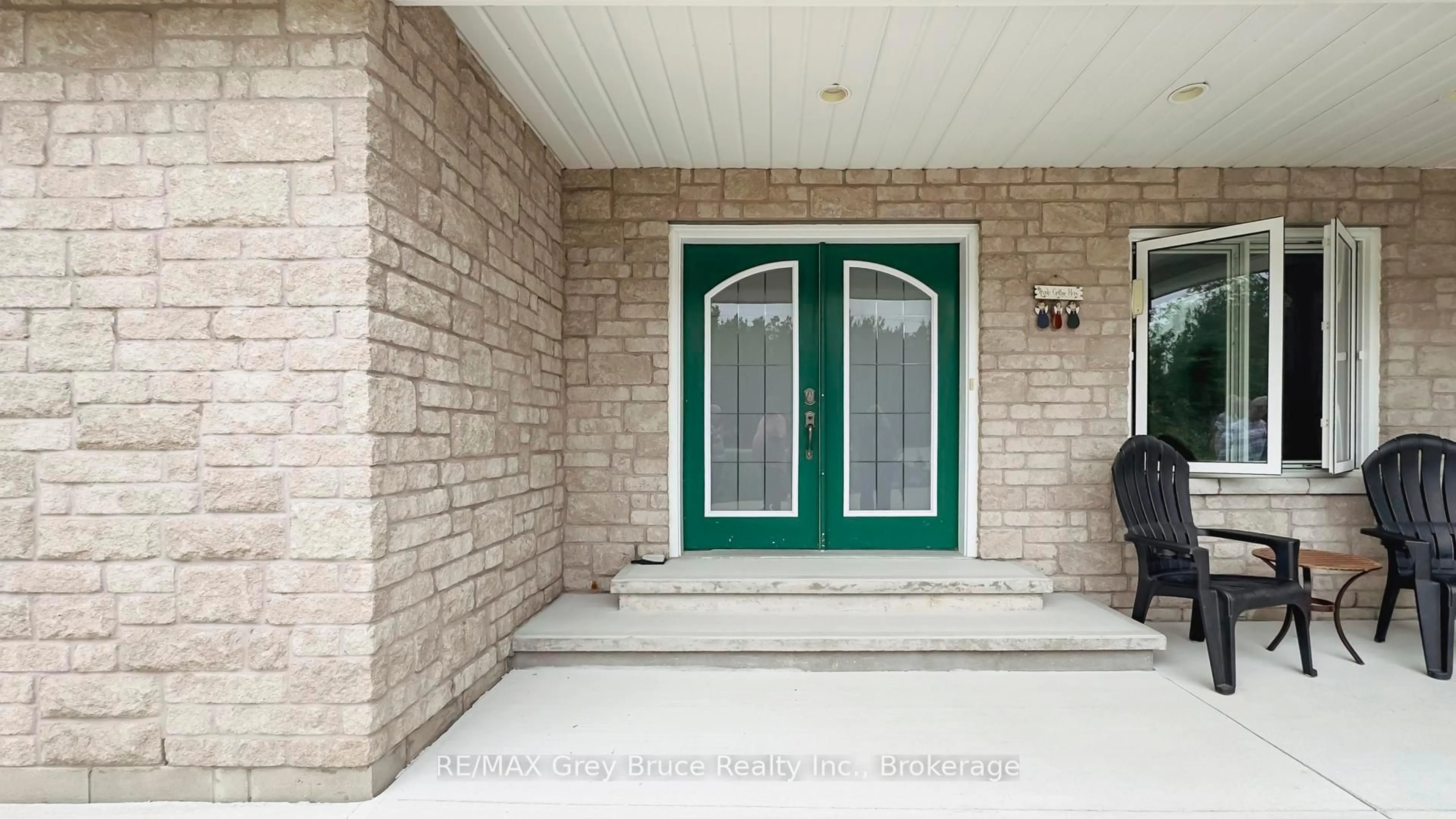 Indoor entryway for 236 Bruce St, South Bruce Peninsula Ontario N0H 2T0
