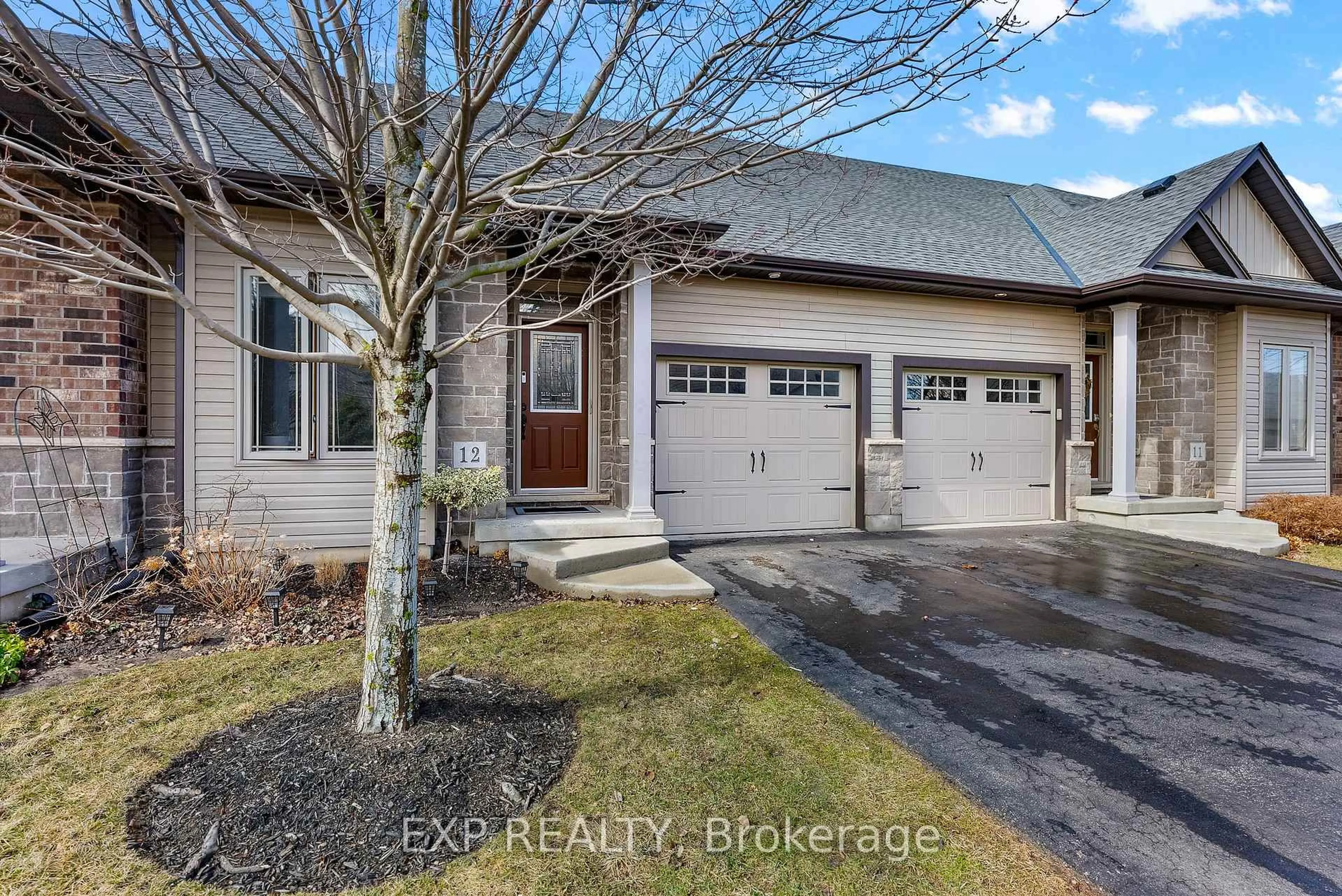 Indoor entryway for 9440 Eagle Ridge Dr #12, Niagara Falls Ontario L2H 0G6