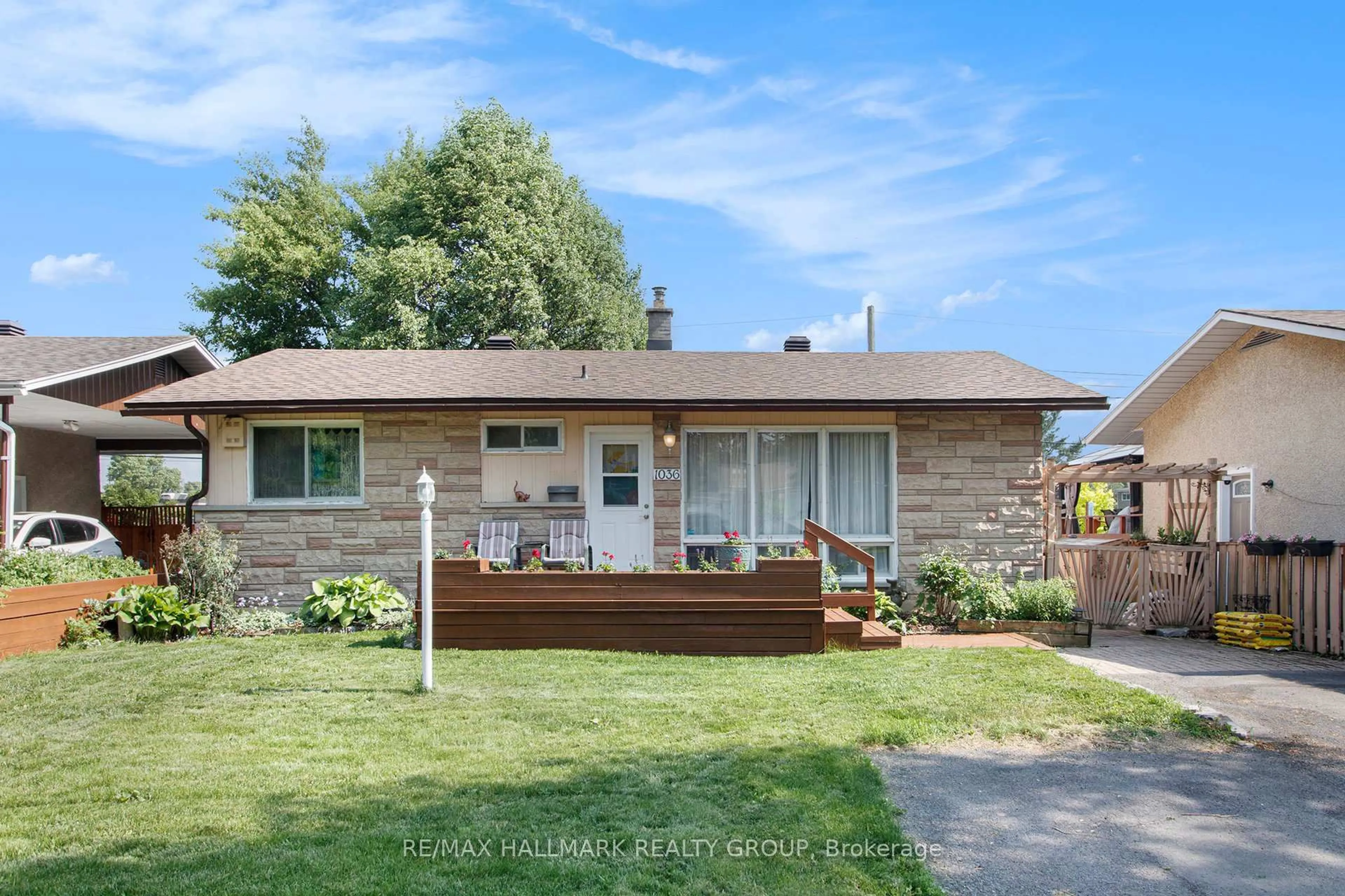 Unknown for 1036 Gill Ave, Ottawa Ontario K1G 2R3