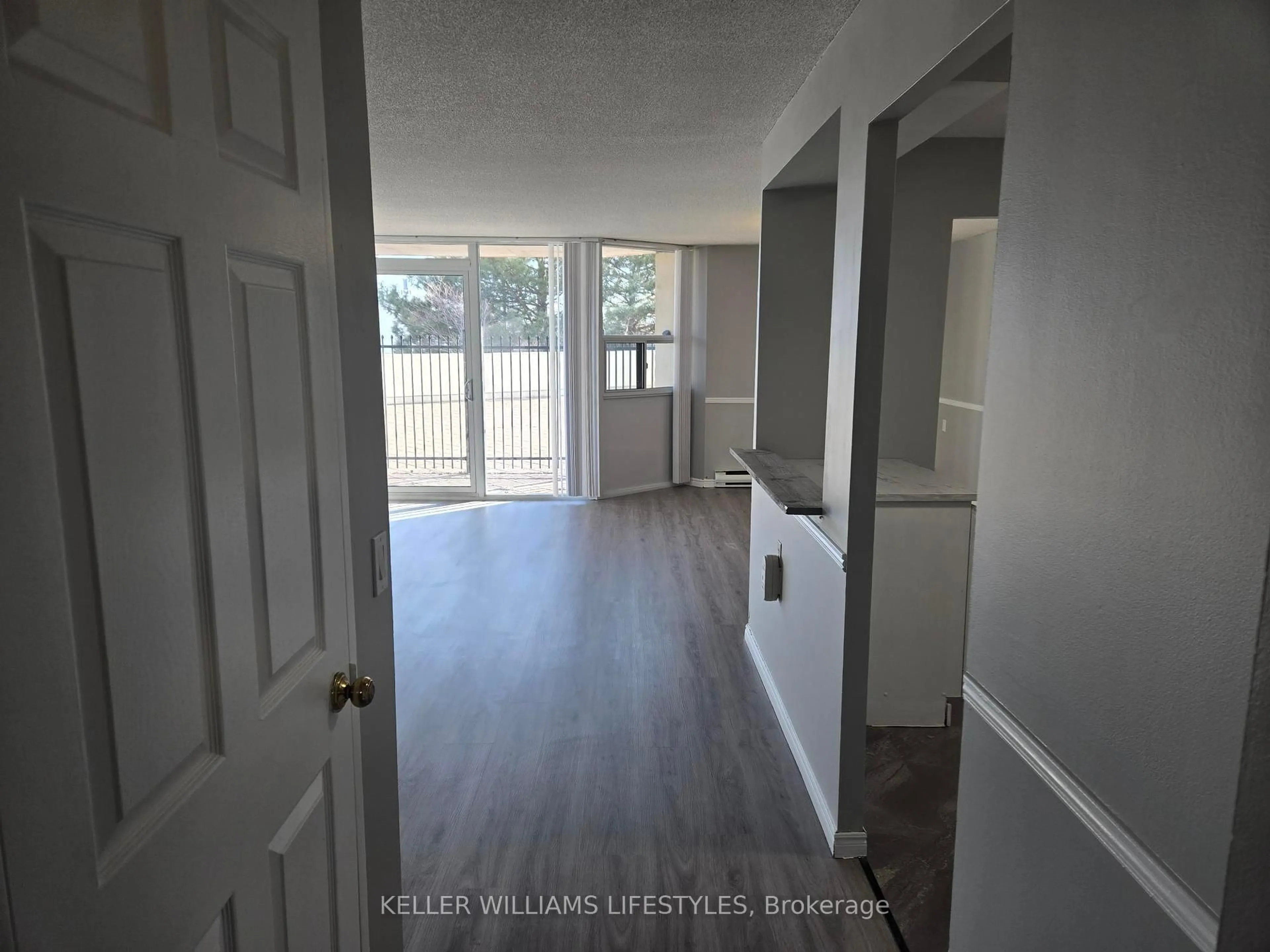 Unknown for 323 Colborne St #206, London East Ontario N6B 3N8