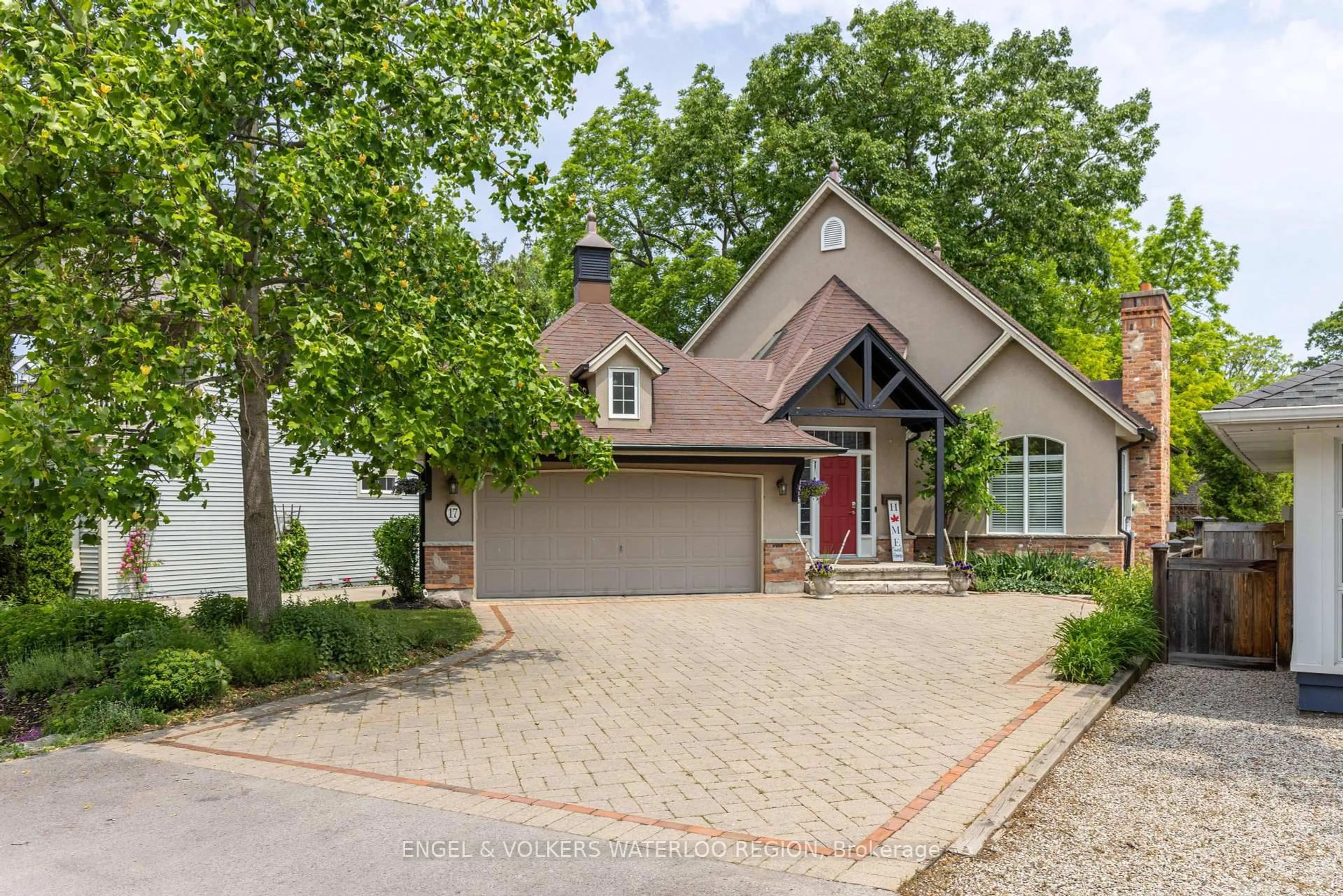 Home with brick exterior material, street for 17 Vincent Ave, Niagara-on-the-Lake Ontario L0S 1J0