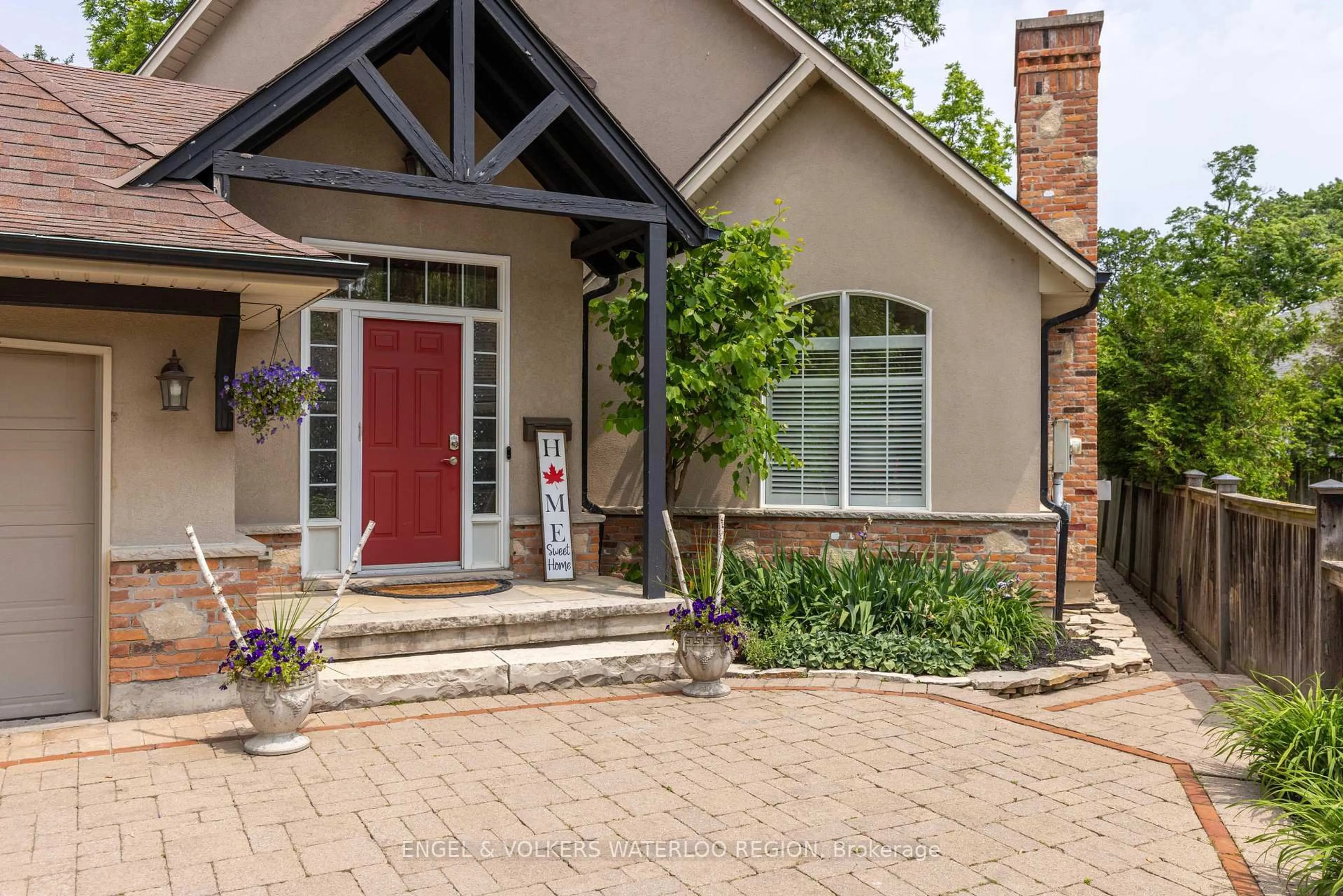 Home with brick exterior material, street for 17 Vincent Ave, Niagara-on-the-Lake Ontario L0S 1J0