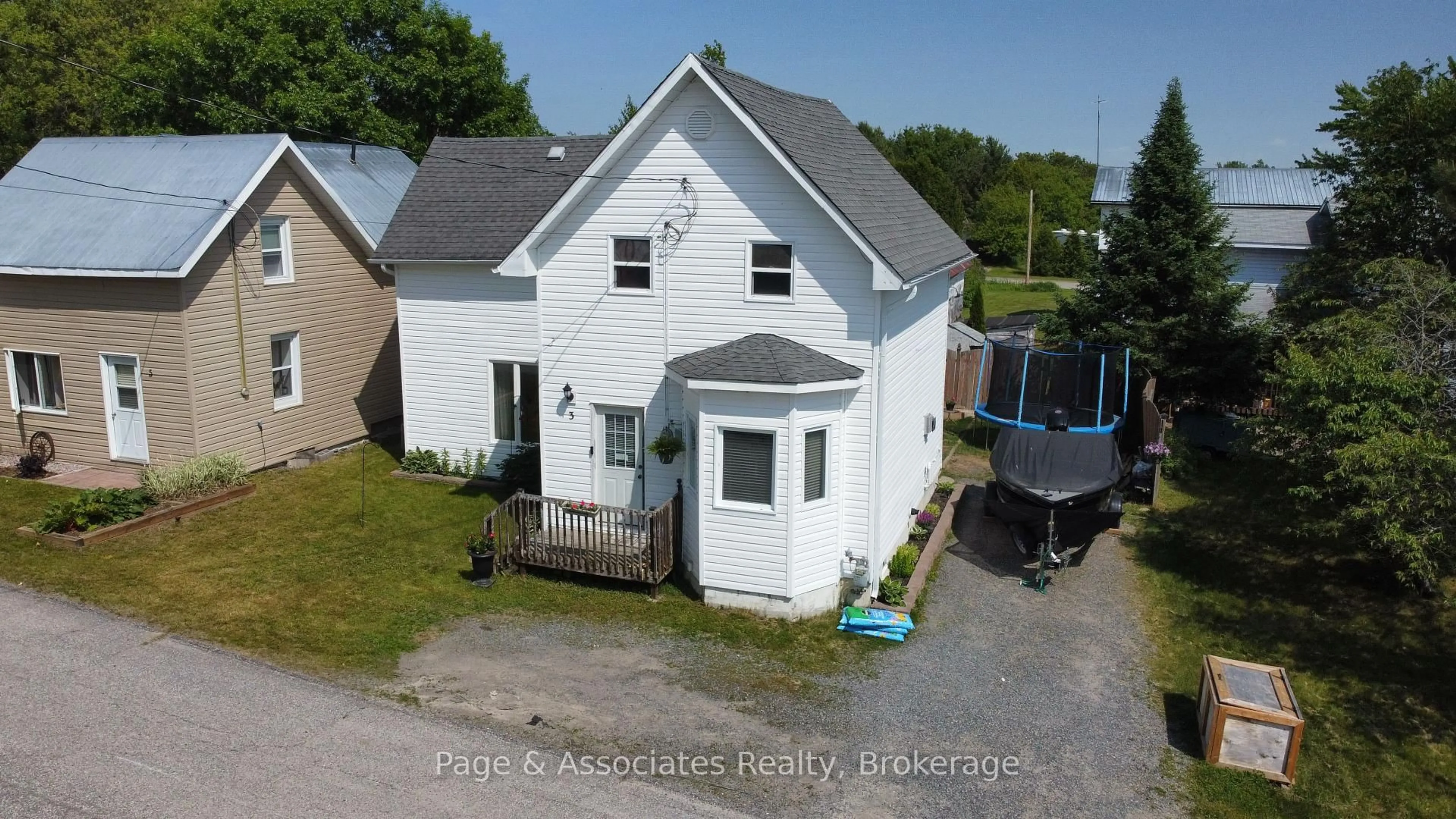 A pic from outside/outdoor area/front of a property/back of a property/a pic from drone, unknown for 3 Gordon St, West Nipissing Ontario P0H 1G0