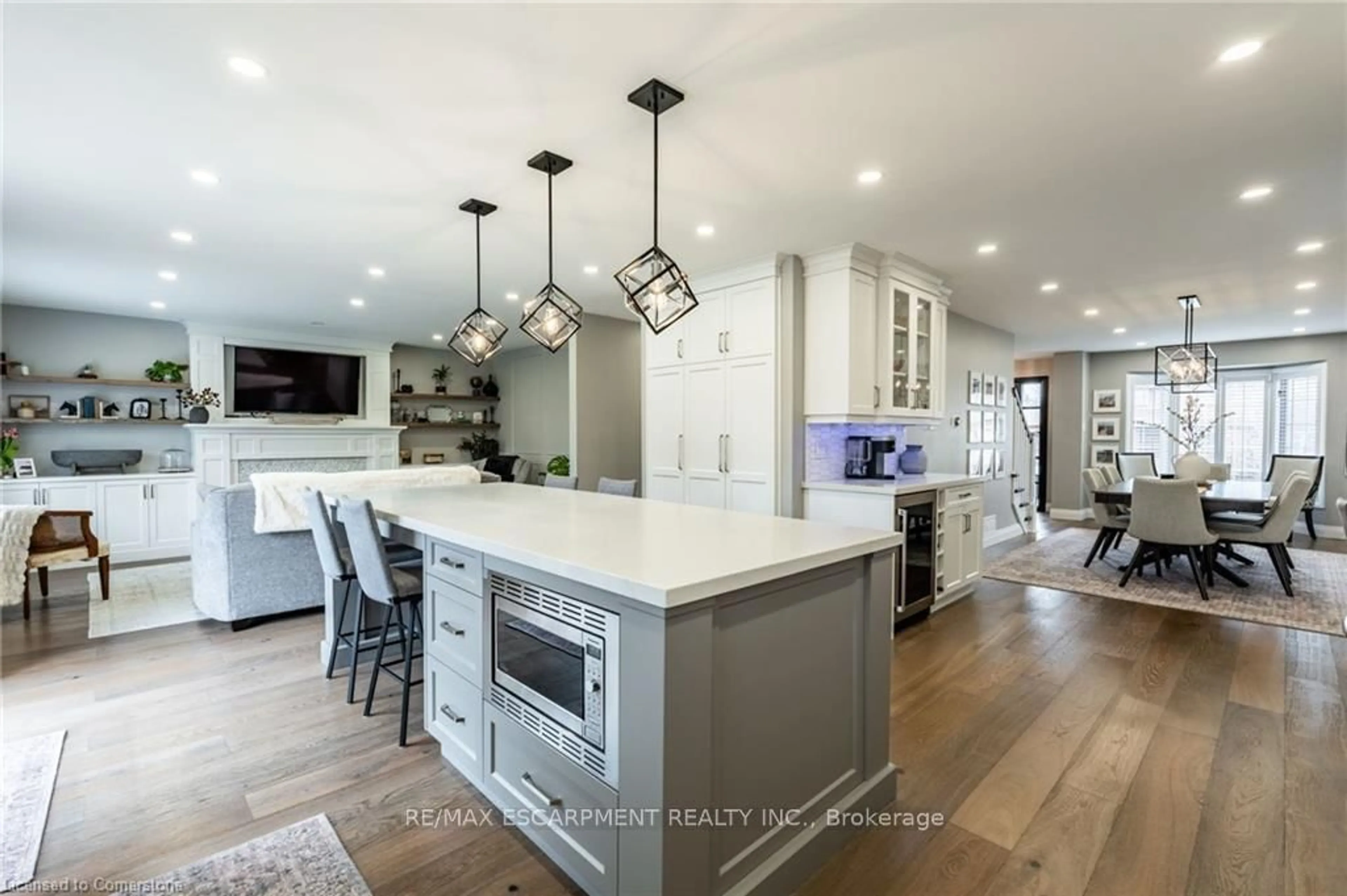 Open concept kitchen, unknown for 221 Homebrook Dr, Hamilton Ontario L9B 2J6
