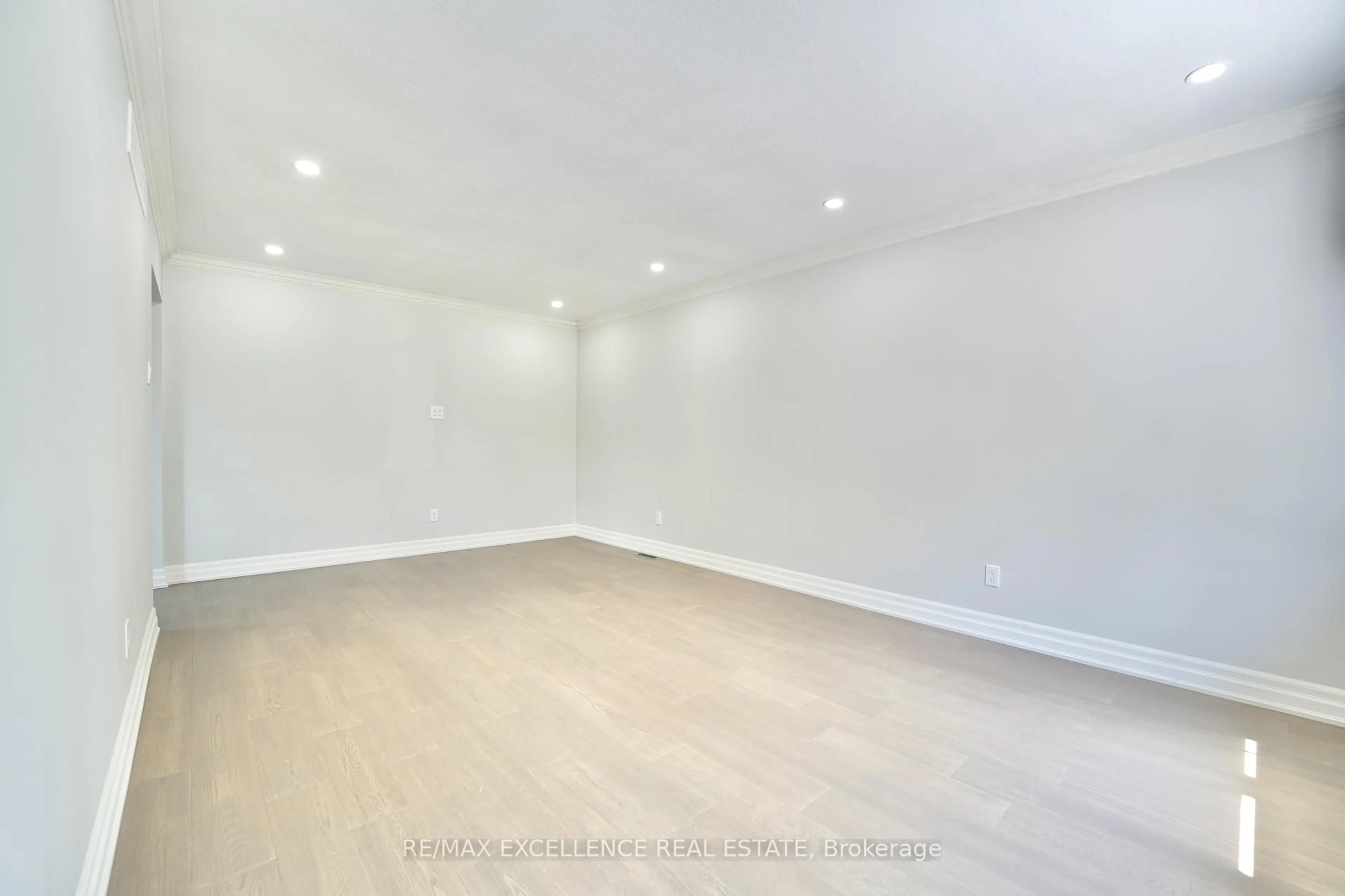 A pic of a room for 9 Jena Cres, London East Ontario N5V 1L3