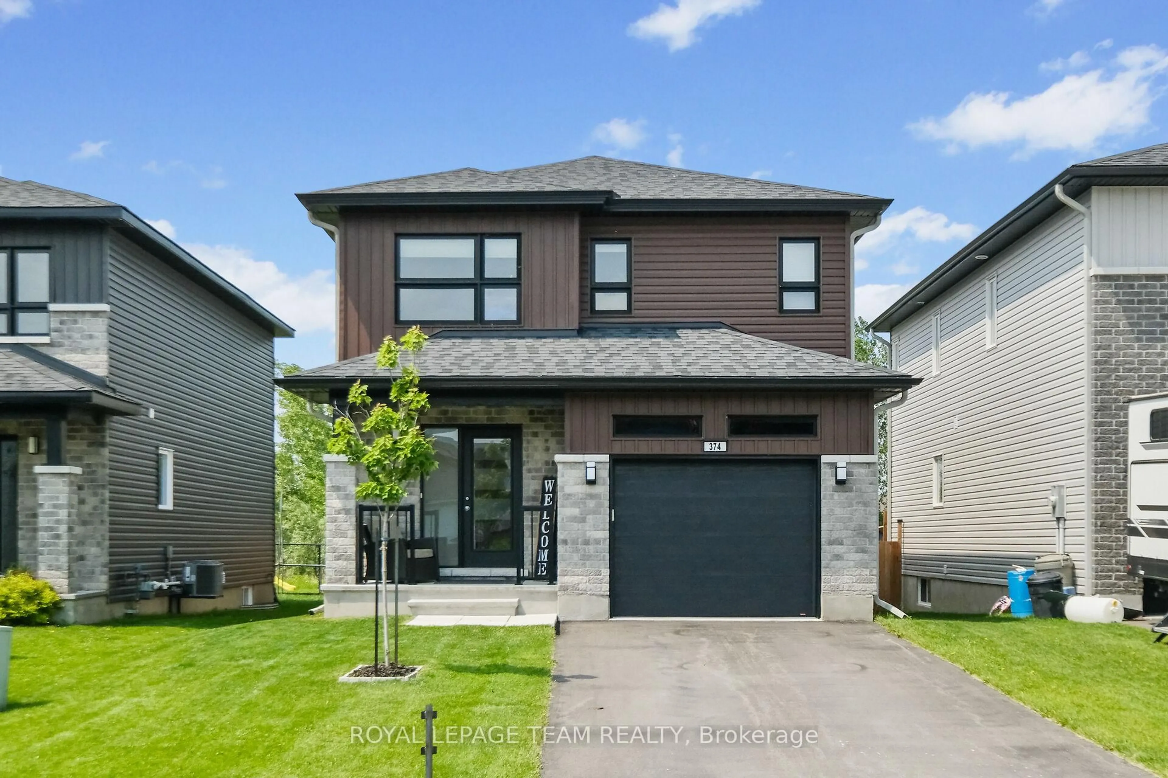 Home with brick exterior material, street for 374 Trillium Circ, Alfred and Plantagenet Ontario K0A 3K0