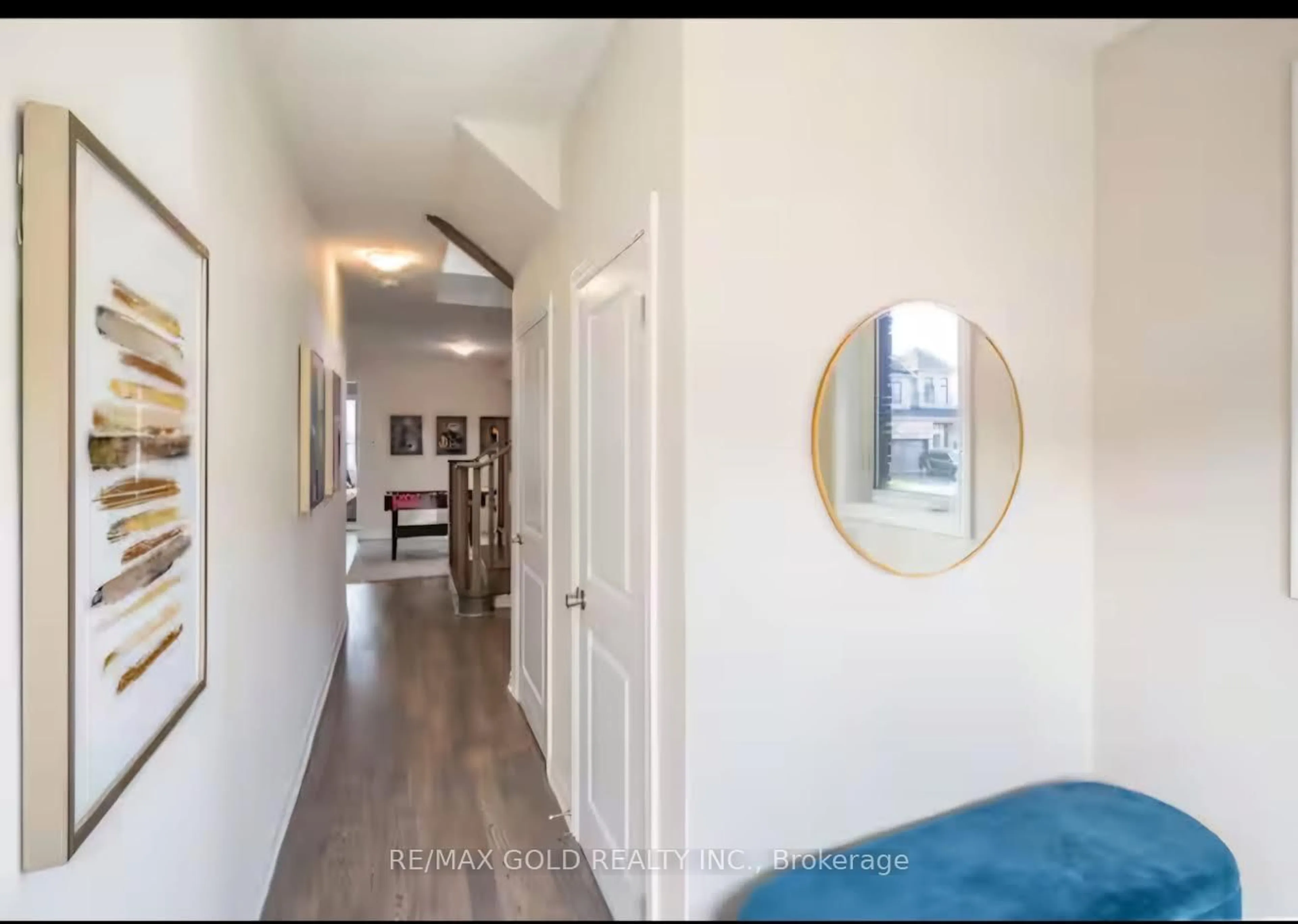 Indoor entryway for 215 Vanilla Tr, Thorold Ontario L2V 0L2
