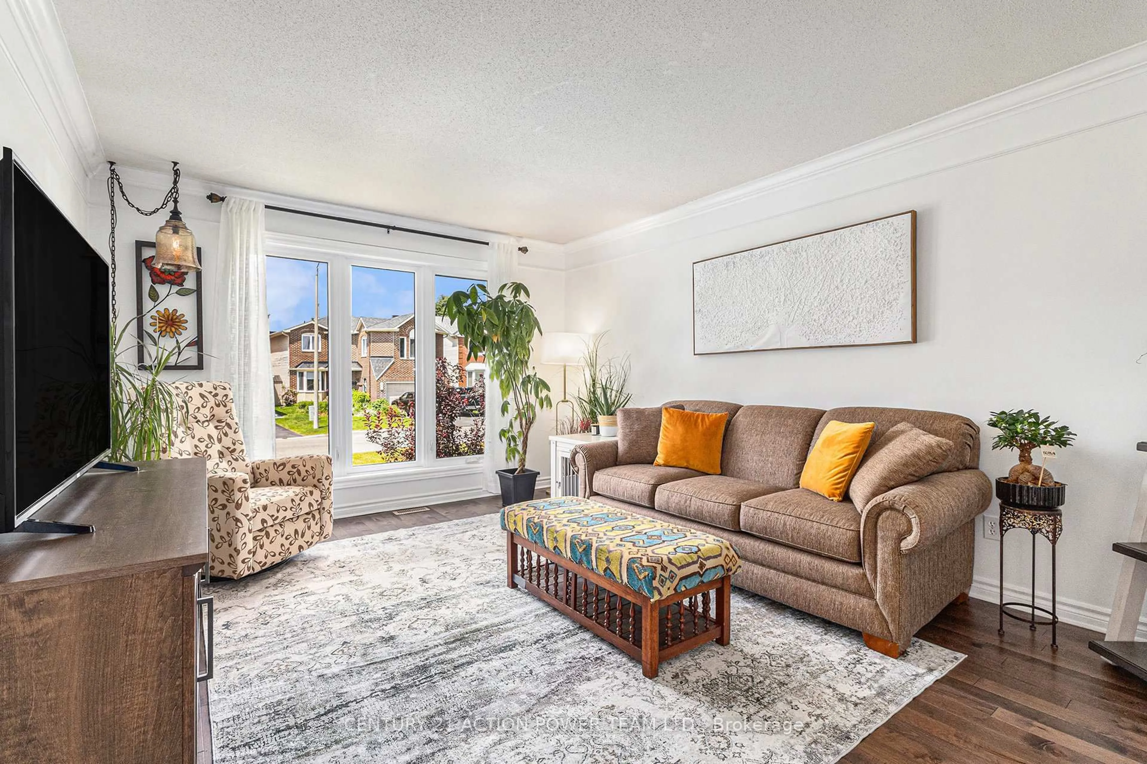 Living room with furniture, unknown for 614 Chenier Way, Ottawa Ontario K4A 1R1