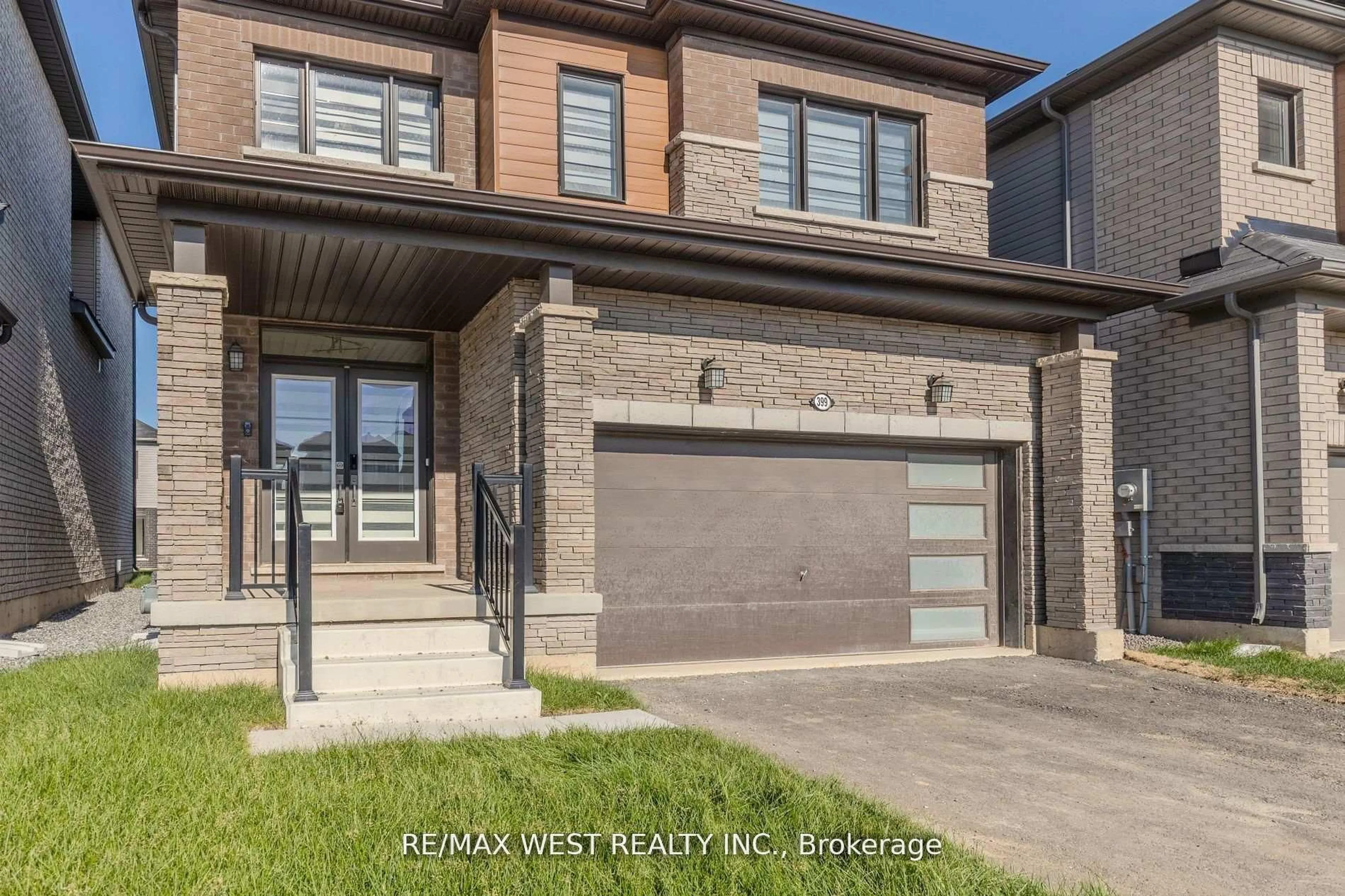 Home with brick exterior material, street for 399 Barker Pkwy, Thorold Ontario L2V 0K6