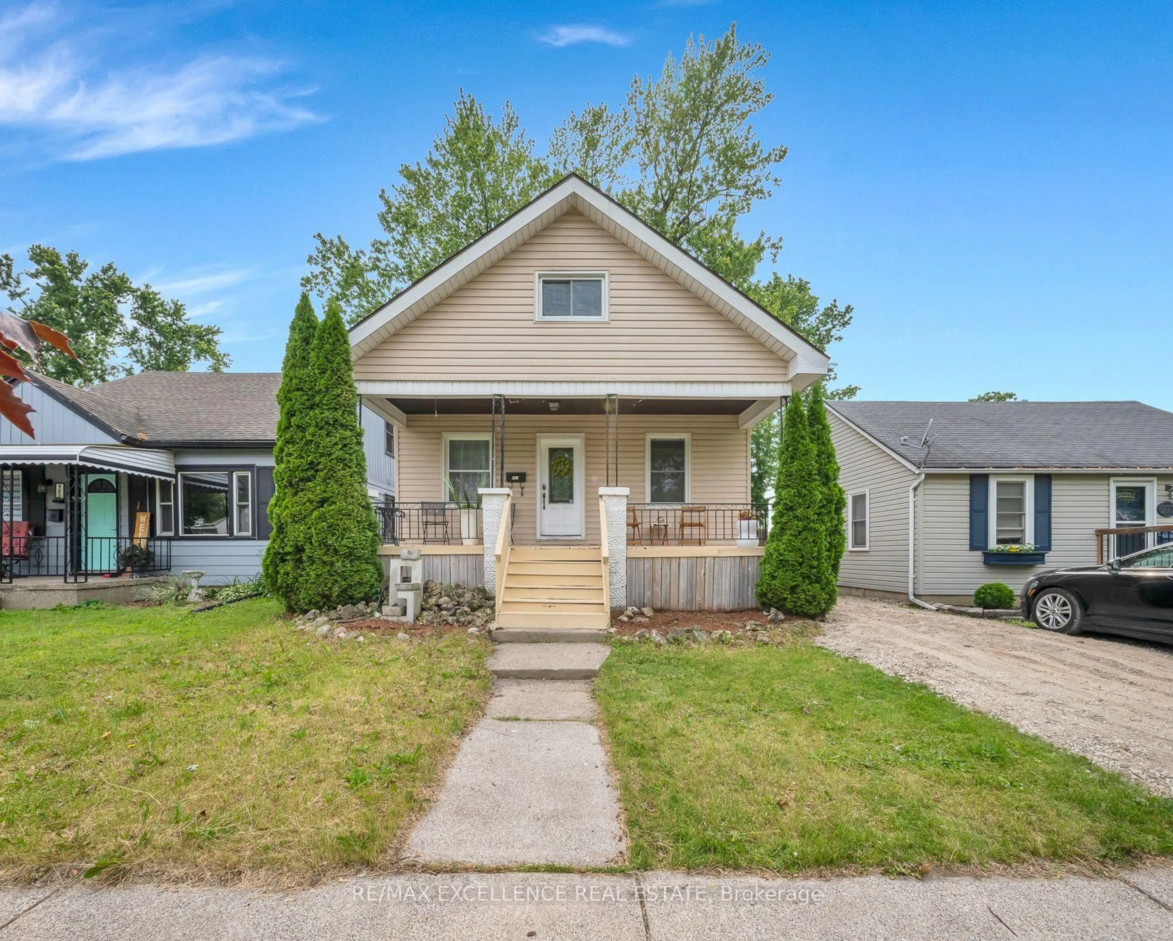 Home with vinyl exterior material, street for 983 Westminster Blvd, Windsor Ontario N8S 2C2