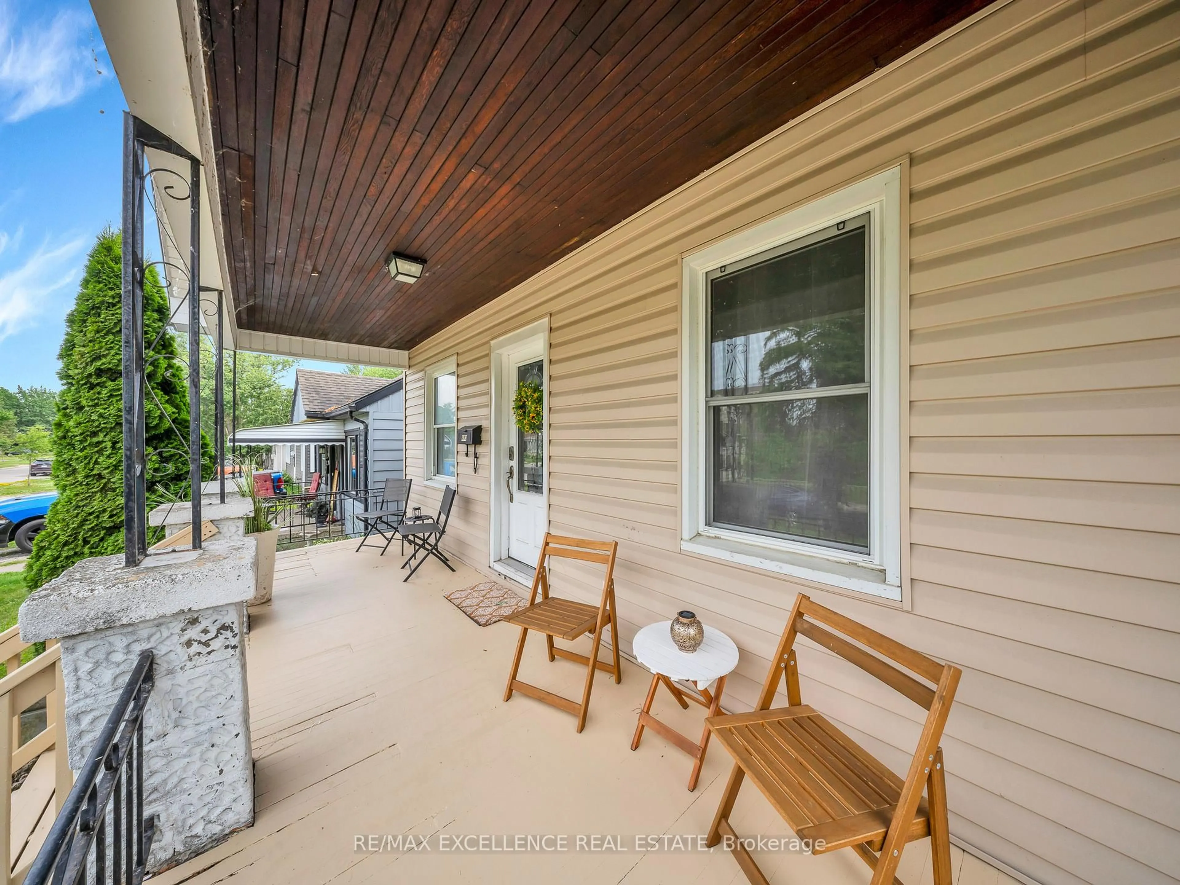 Patio, street for 983 Westminster Blvd, Windsor Ontario N8S 2C2