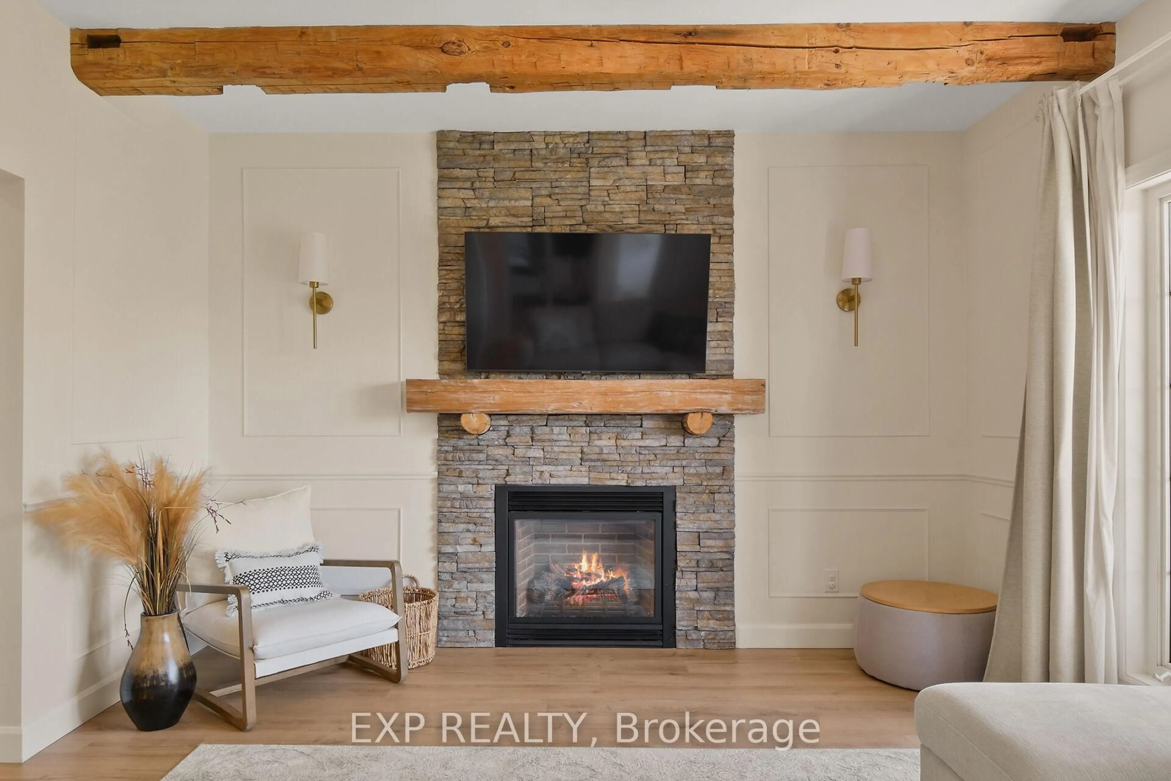Living room with furniture, unknown for 86 Oasis St, The Nation Ontario K0A 2M0