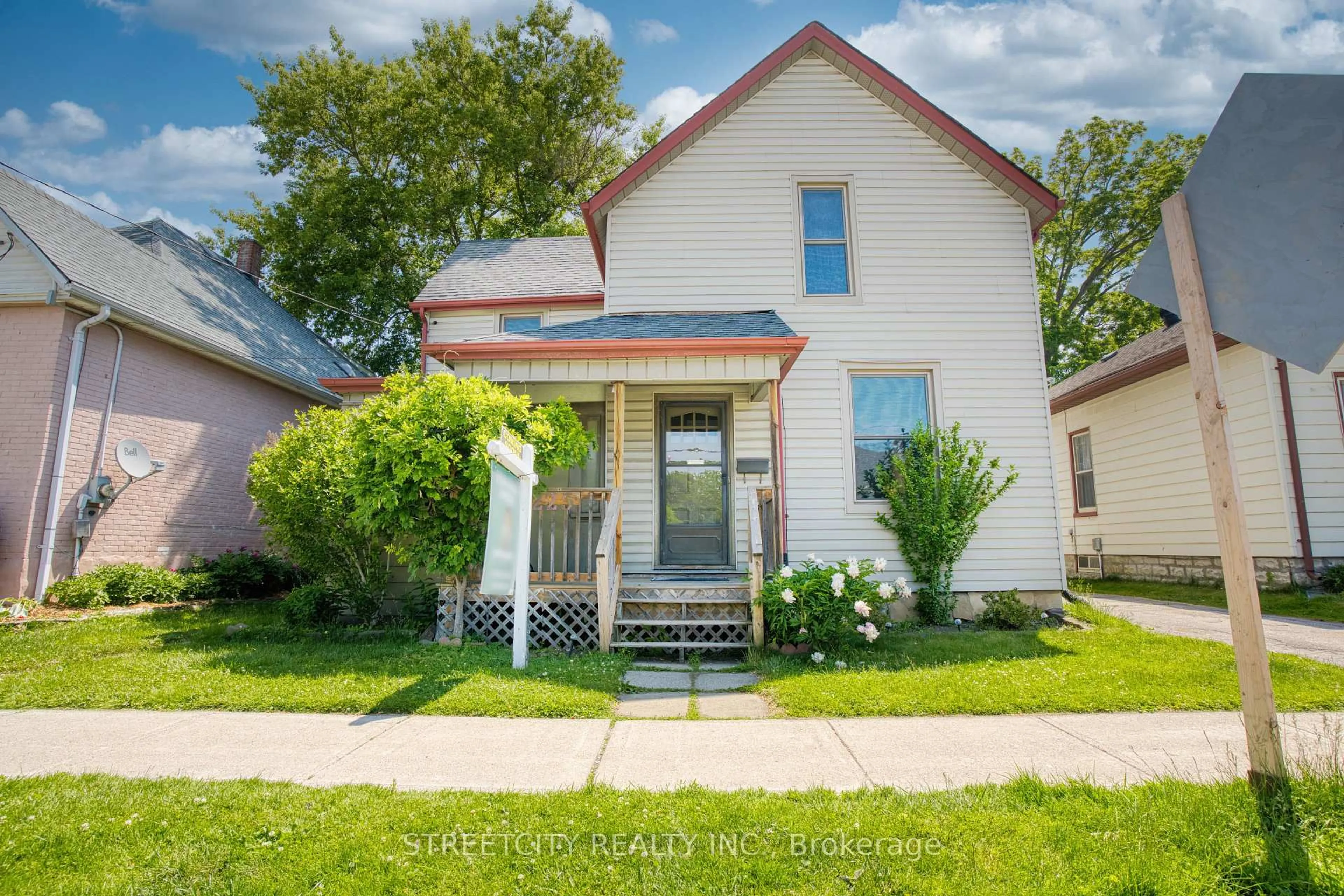 Unknown for 225 Ross St, St. Thomas Ontario N5R 3Y5