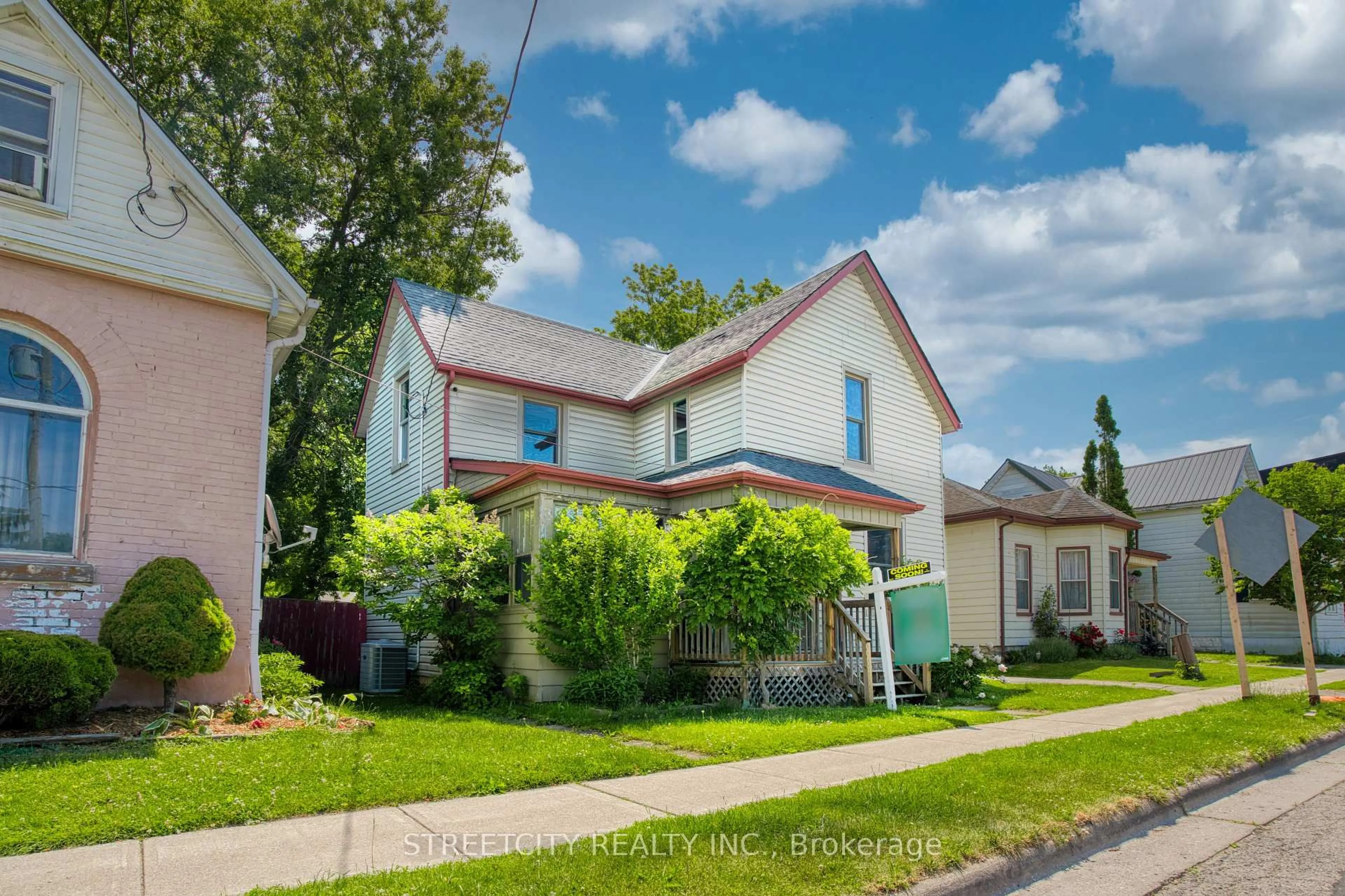 Unknown for 225 Ross St, St. Thomas Ontario N5R 3Y5