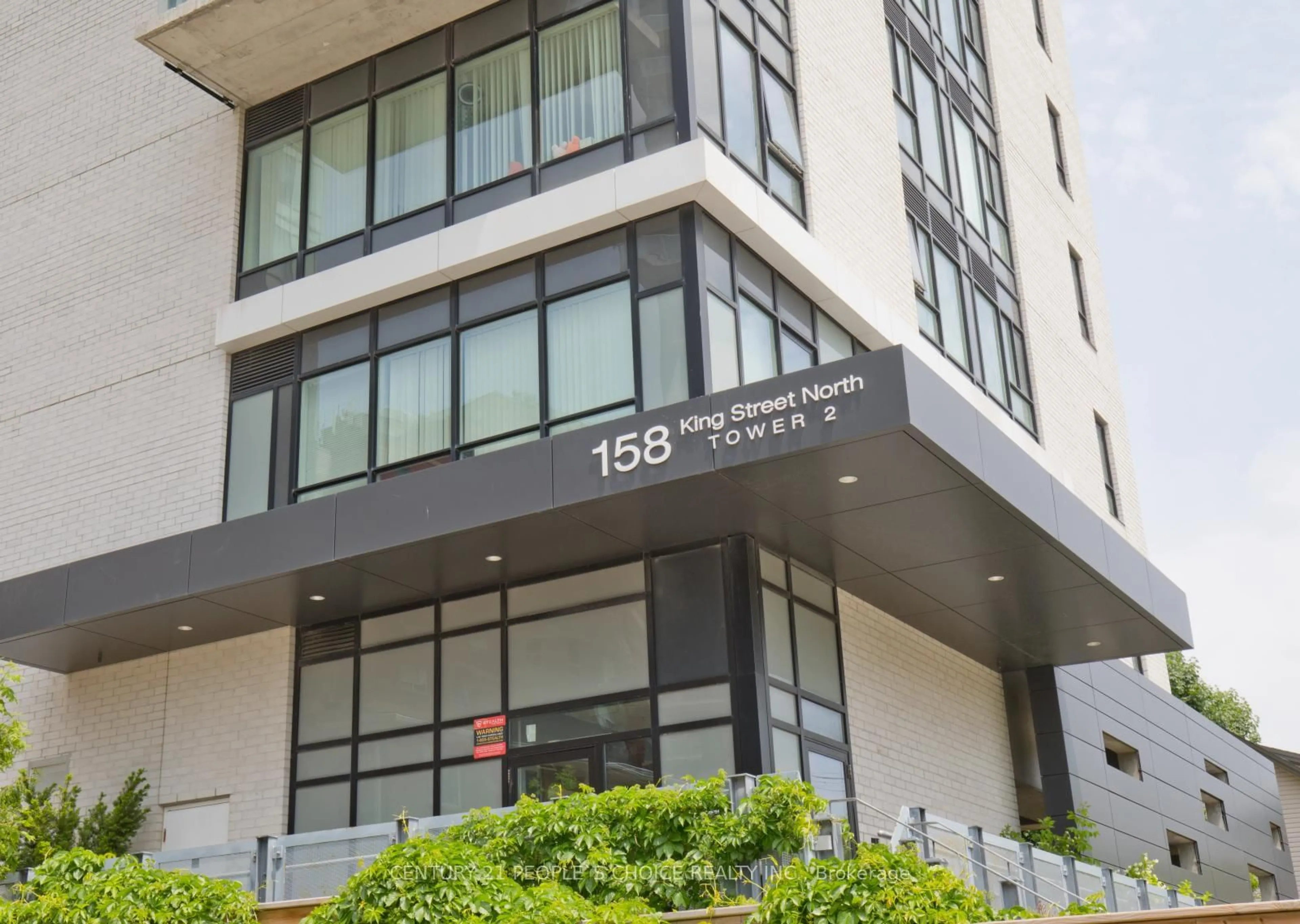Indoor foyer for 160 King St #202, Waterloo Ontario N2J 0E5