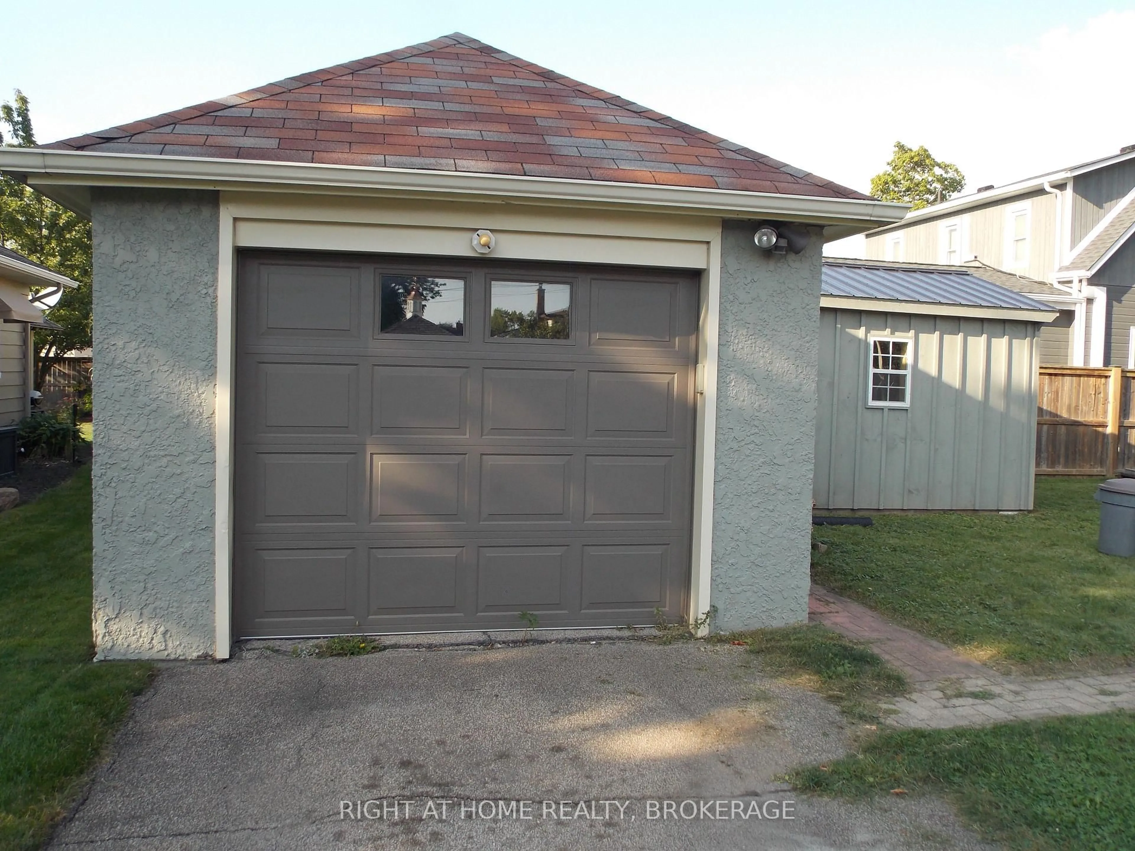 Indoor garage for 57 Edgar St, Welland Ontario L3C 1S6