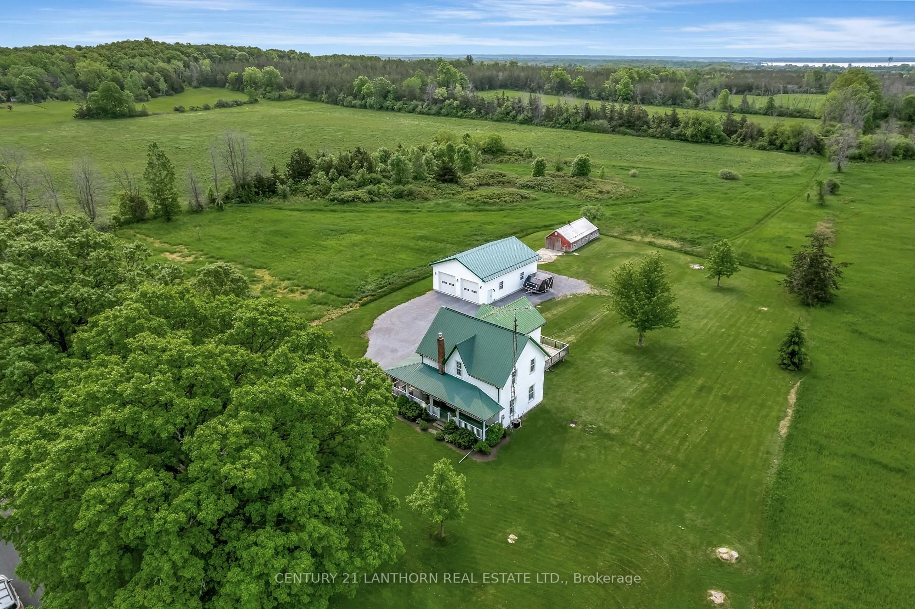 A pic from outside/outdoor area/front of a property/back of a property/a pic from drone, unknown for 1486 Airport Pkwy, Belleville Ontario K8N 4Z6