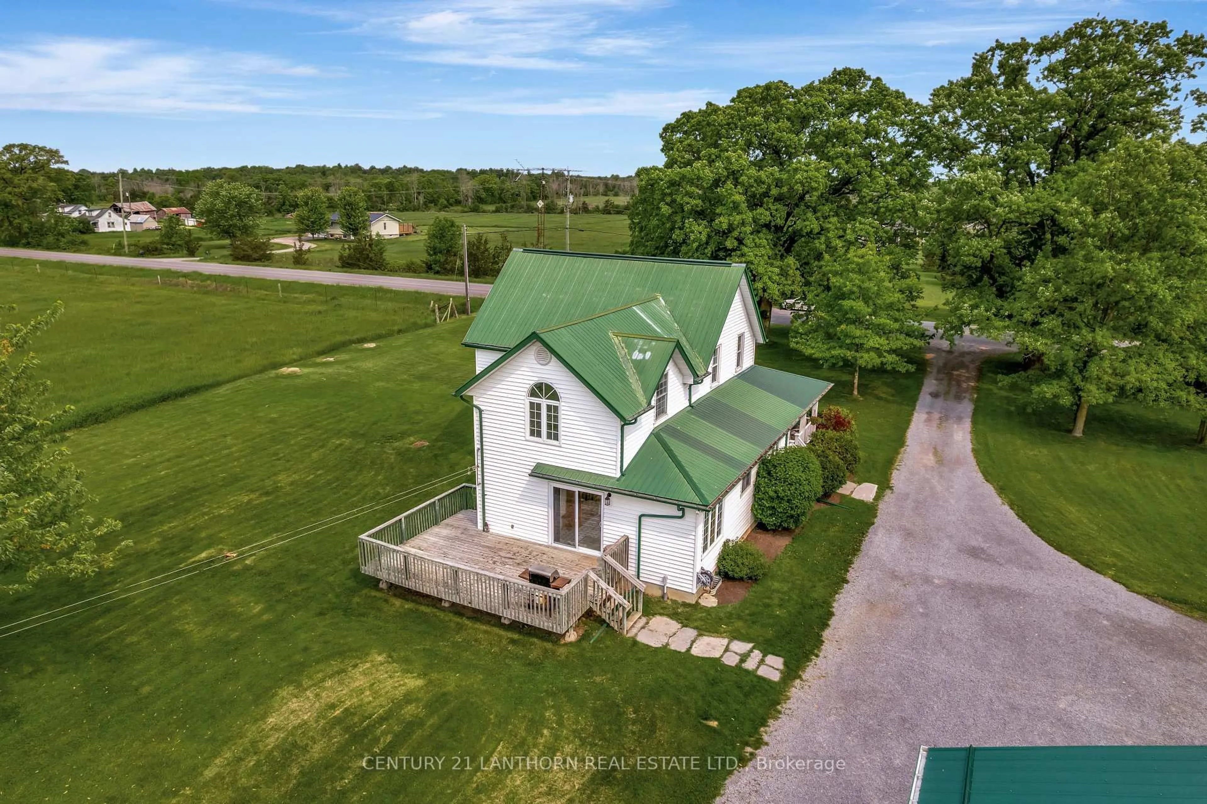 A pic from outside/outdoor area/front of a property/back of a property/a pic from drone, unknown for 1486 Airport Pkwy, Belleville Ontario K8N 4Z6