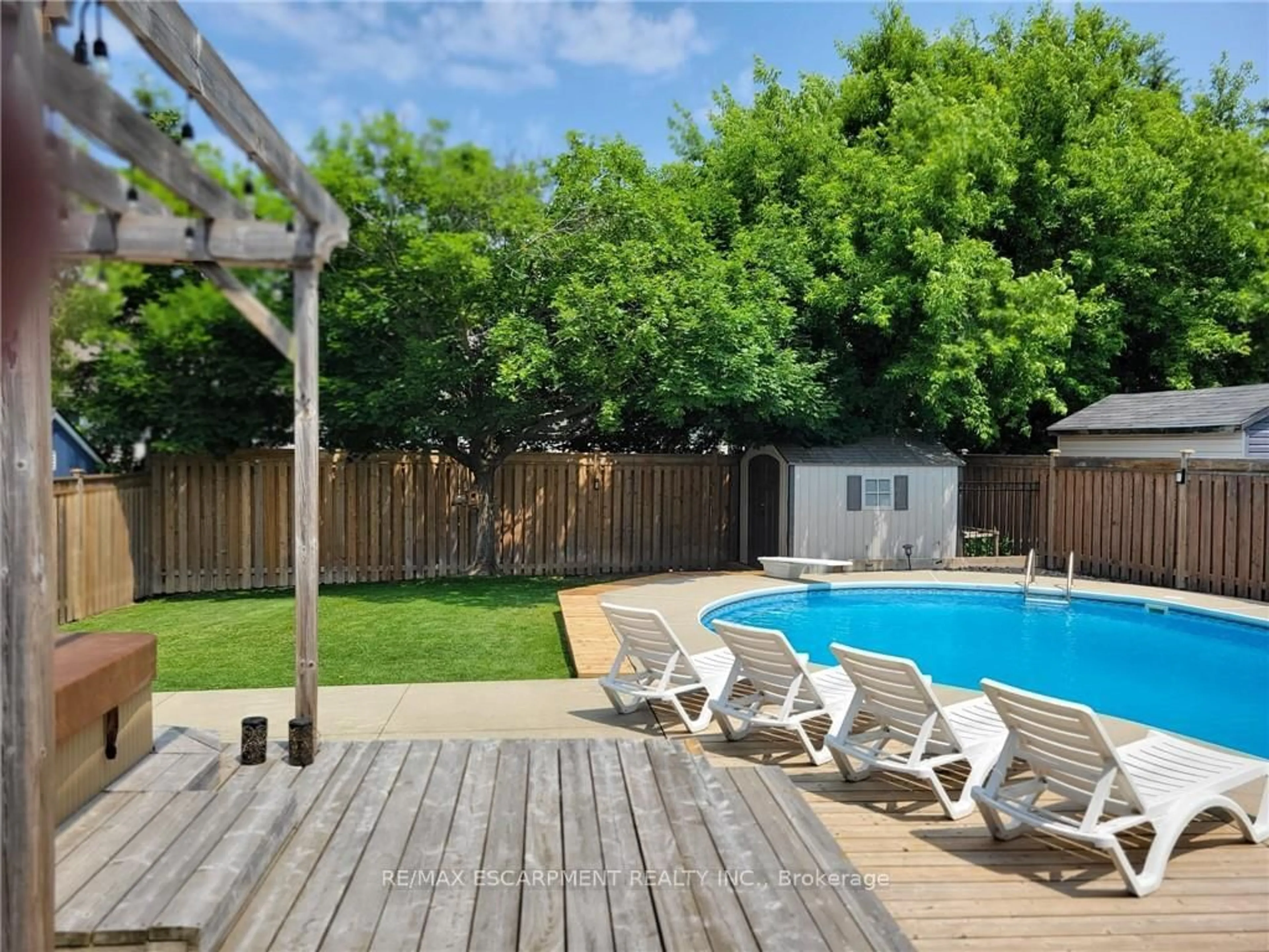 Pool for 3 Suter Cres, Hamilton Ontario L9H 6R6