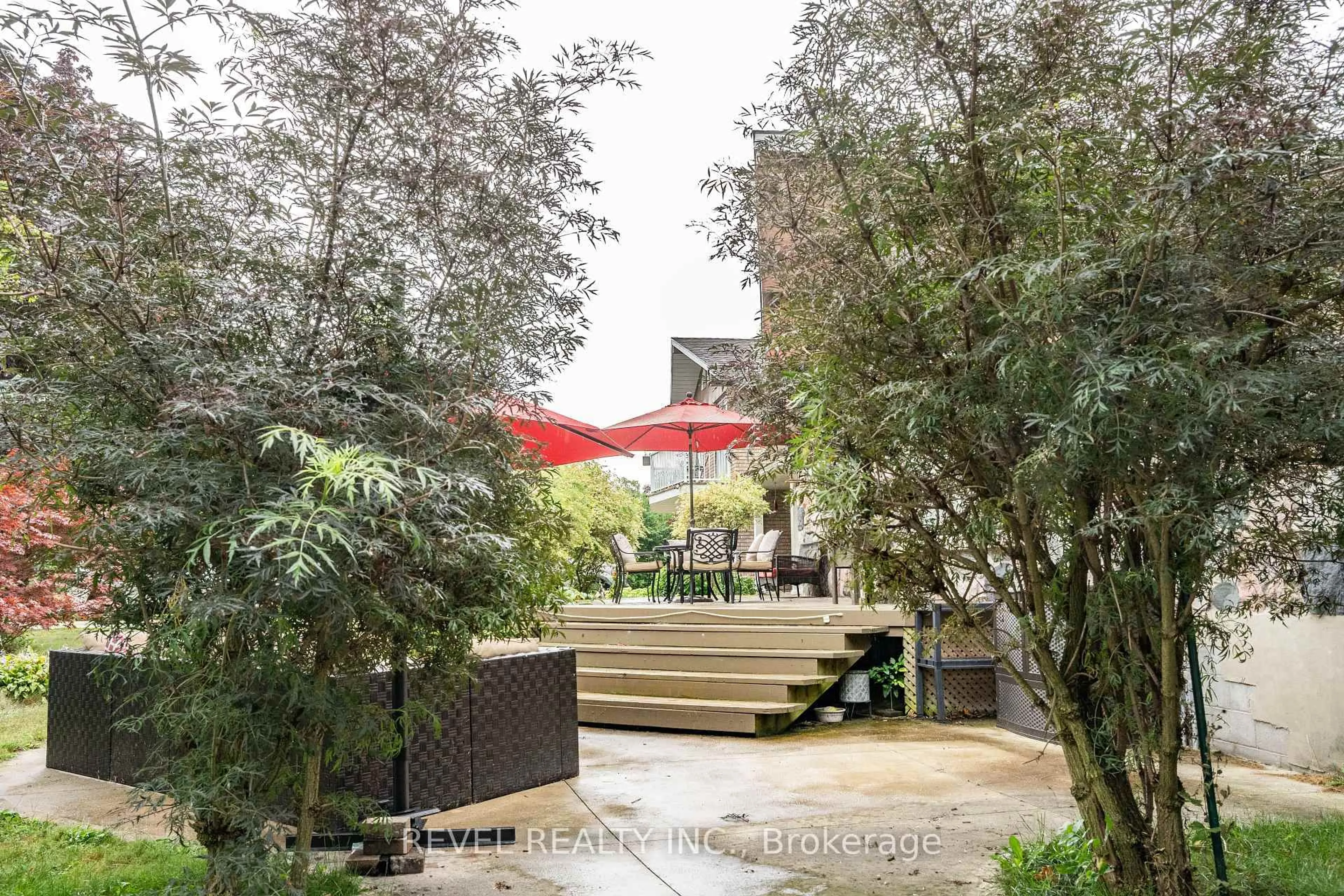Patio, street for 403 Apache St, Huron-Kinloss Ontario N0G 2R0
