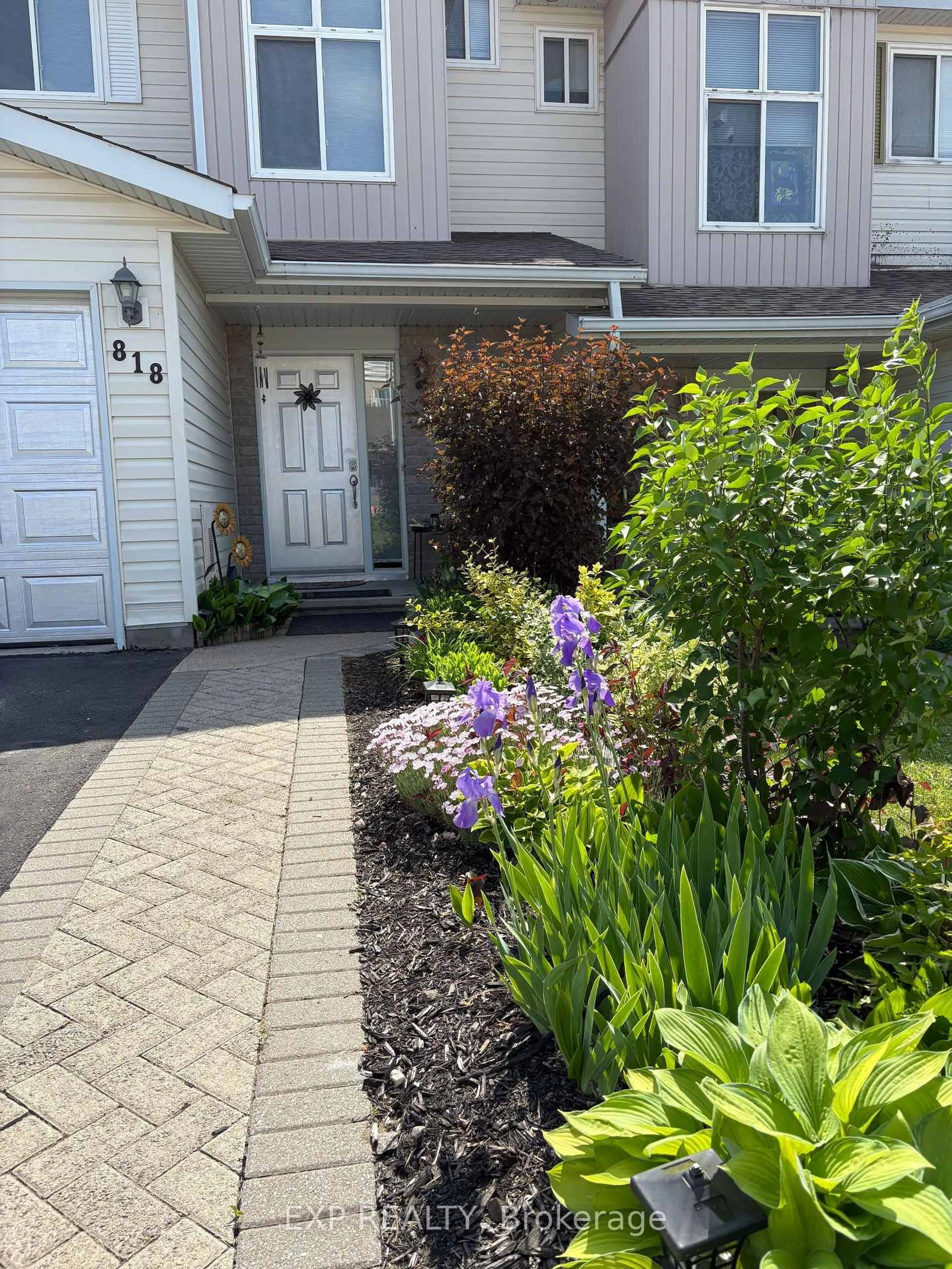Unknown for 818 Eighth St, Renfrew Ontario K7V 4K9