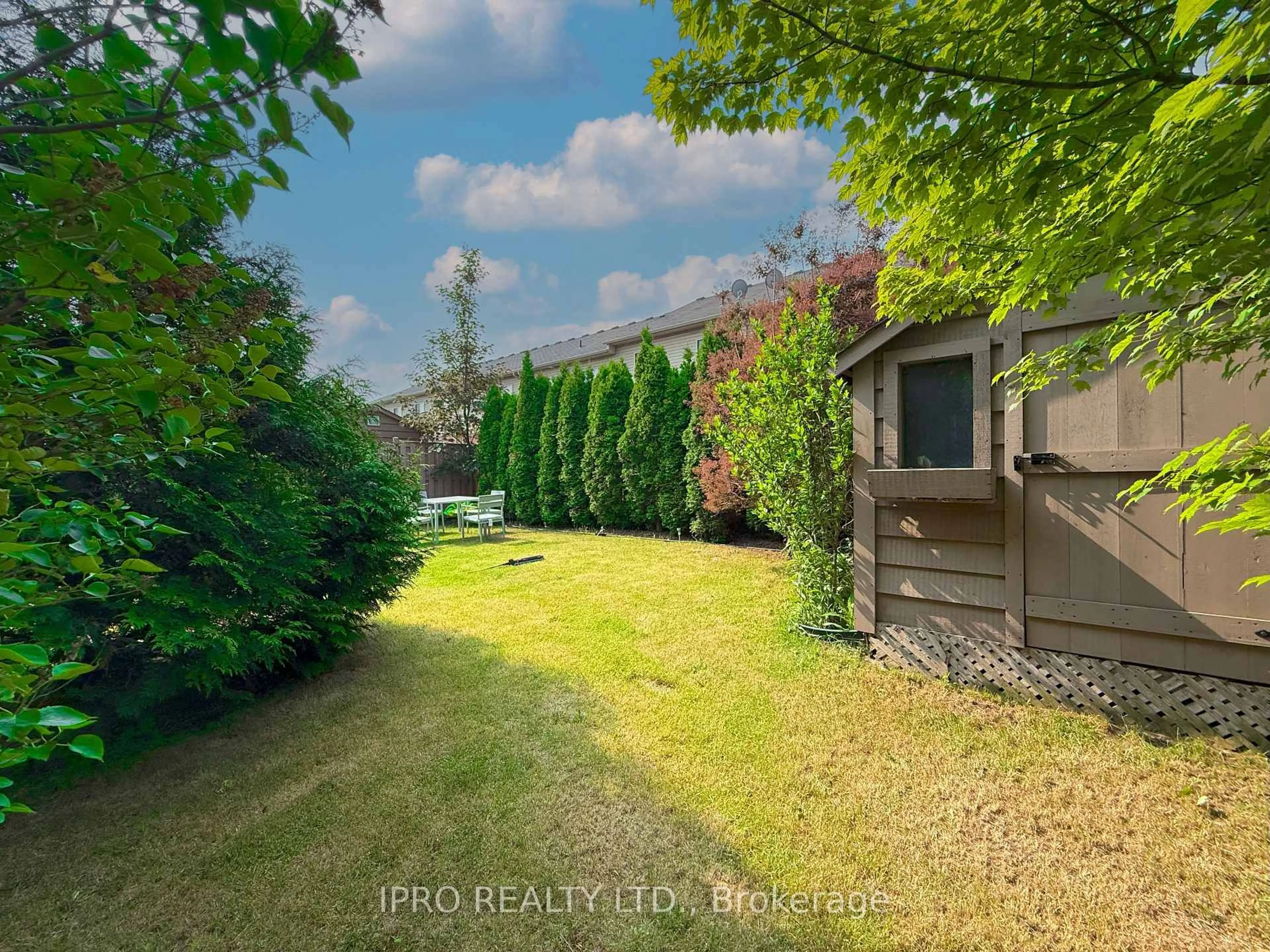 A pic from outside/outdoor area/front of a property/back of a property/a pic from drone, unknown for 1294 Baseline Rd, Hamilton Ontario L8E 0E4