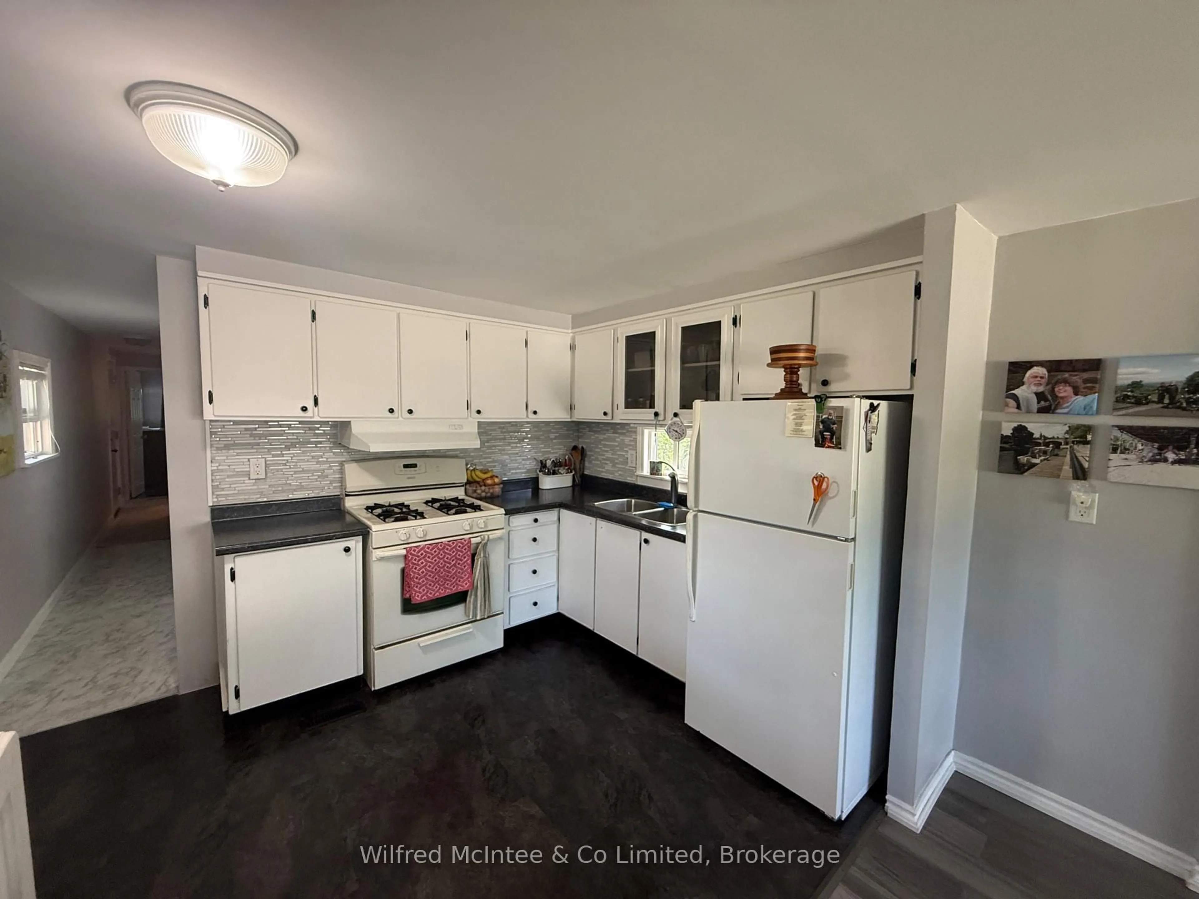 Standard kitchen, unknown for 11 Bluejay Crt, Brockton Ontario N0G 2V0