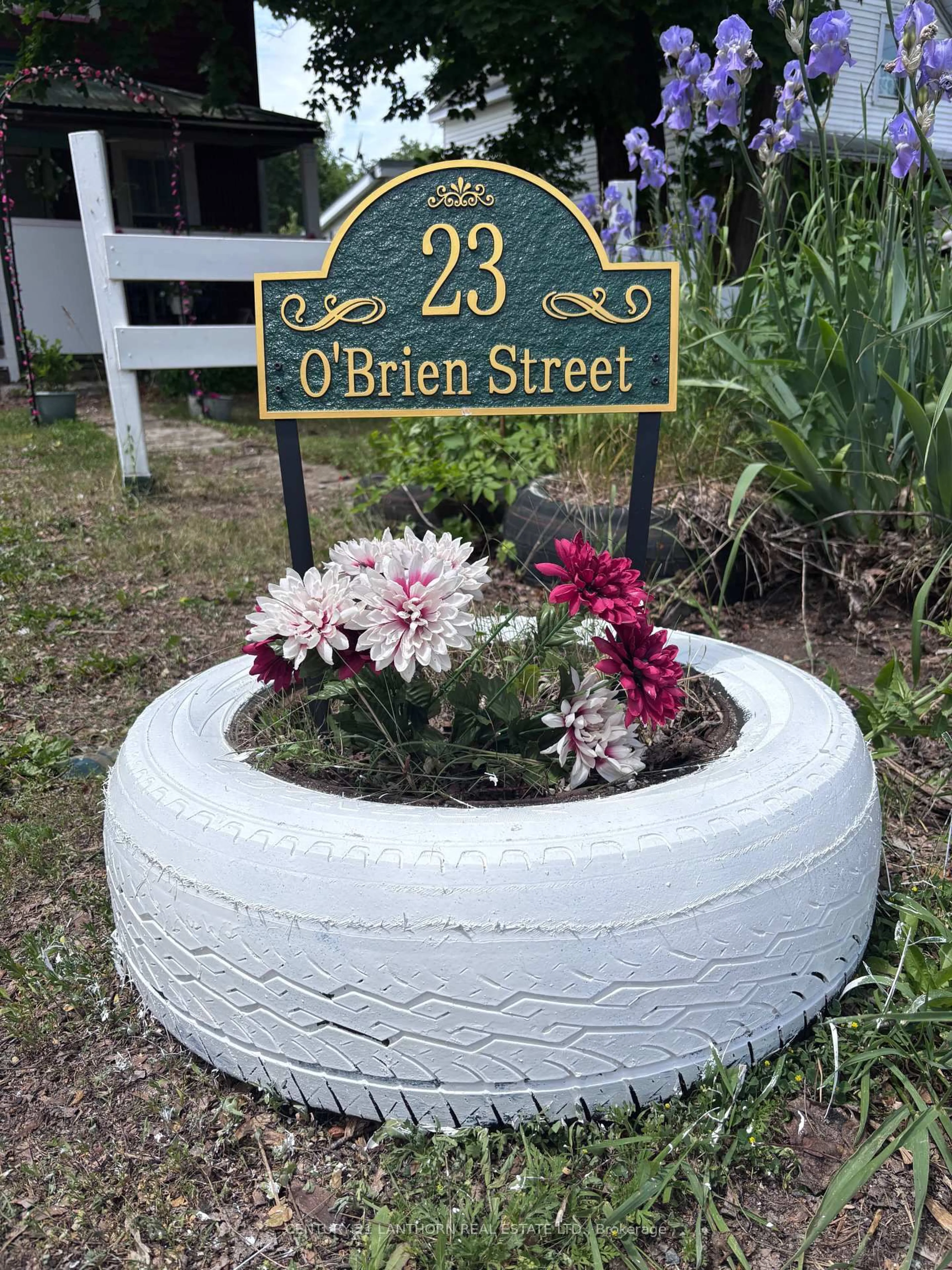 Unknown for 23 O'Brien St, Limoges Ontario K0K 2M0