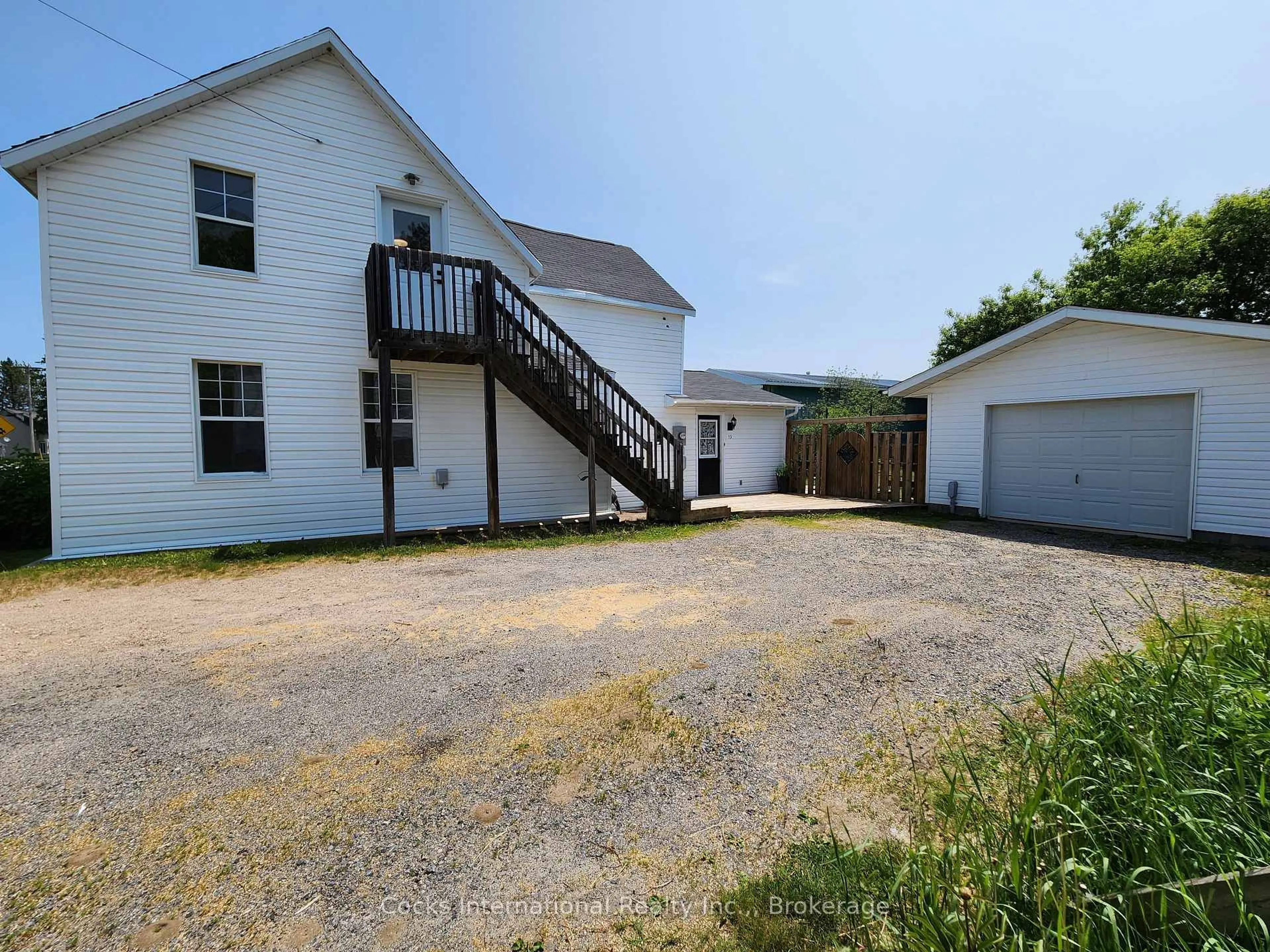 A pic from outside/outdoor area/front of a property/back of a property/a pic from drone, street for 13 Main St, Sundridge Ontario P0A 1Z0