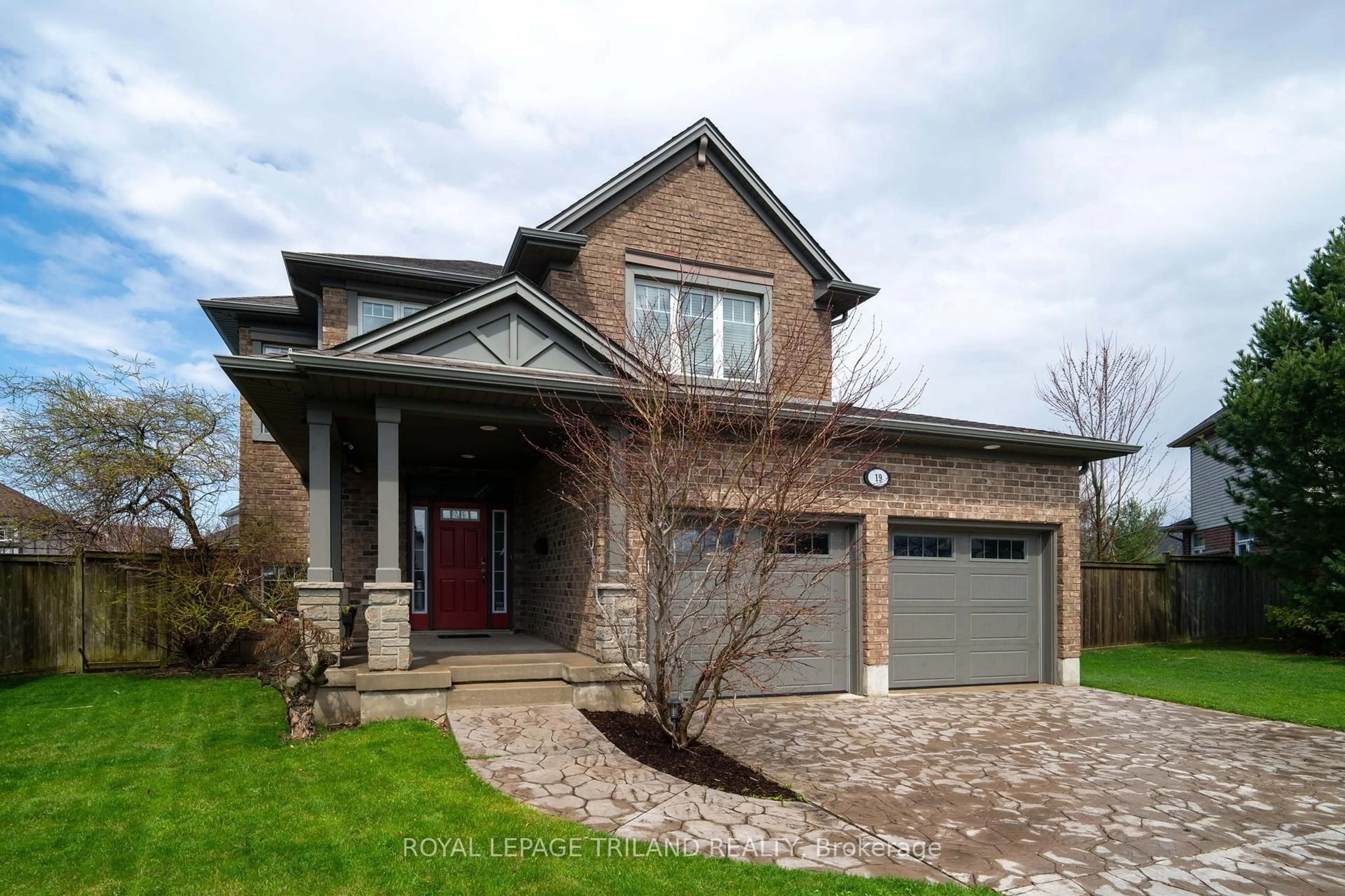 Home with brick exterior material, street for 19 Chamberlain Crt, St. Thomas Ontario N5R 0A4
