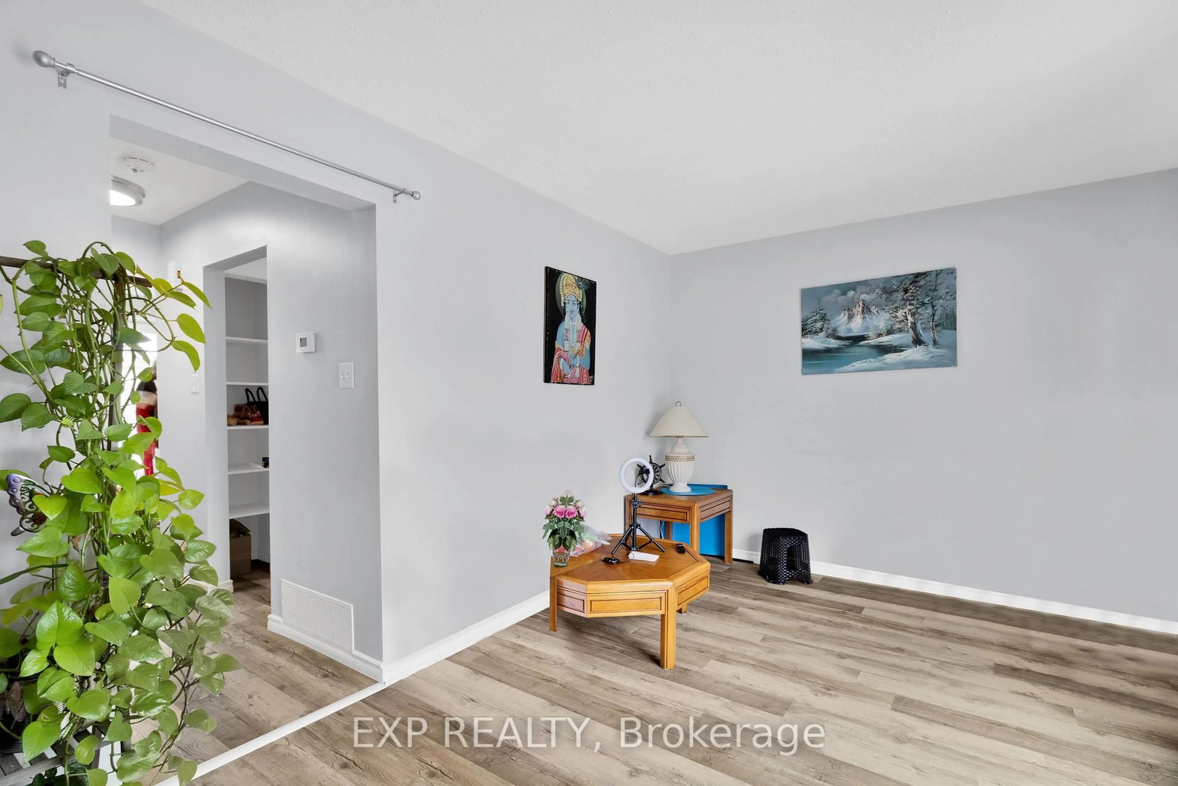 Unknown for 2570 Southvale Cres #14, Ottawa Ontario K1B 5B6